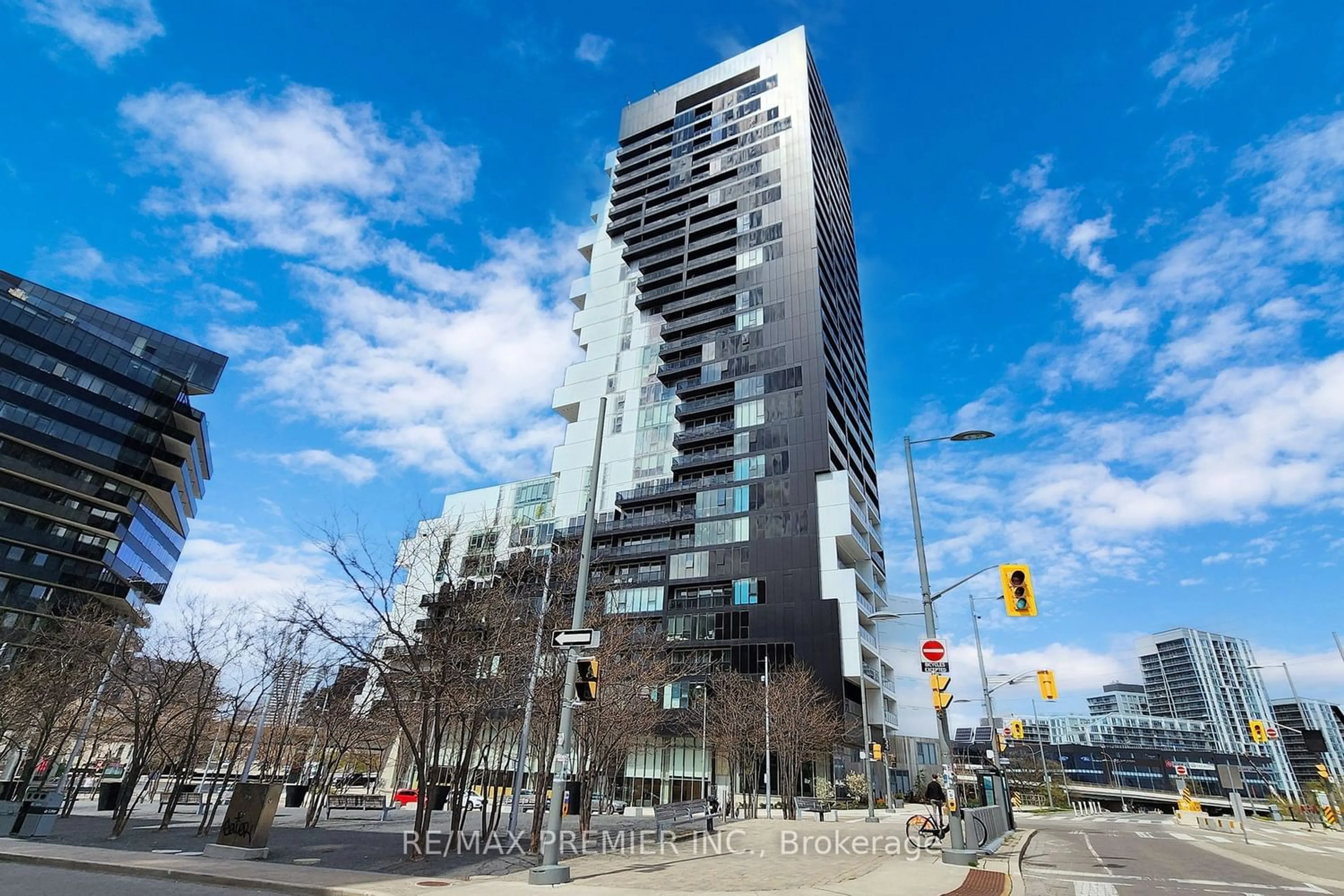 A pic from exterior of the house or condo for 170 Bayview Ave #2405, Toronto Ontario M5A 0M4