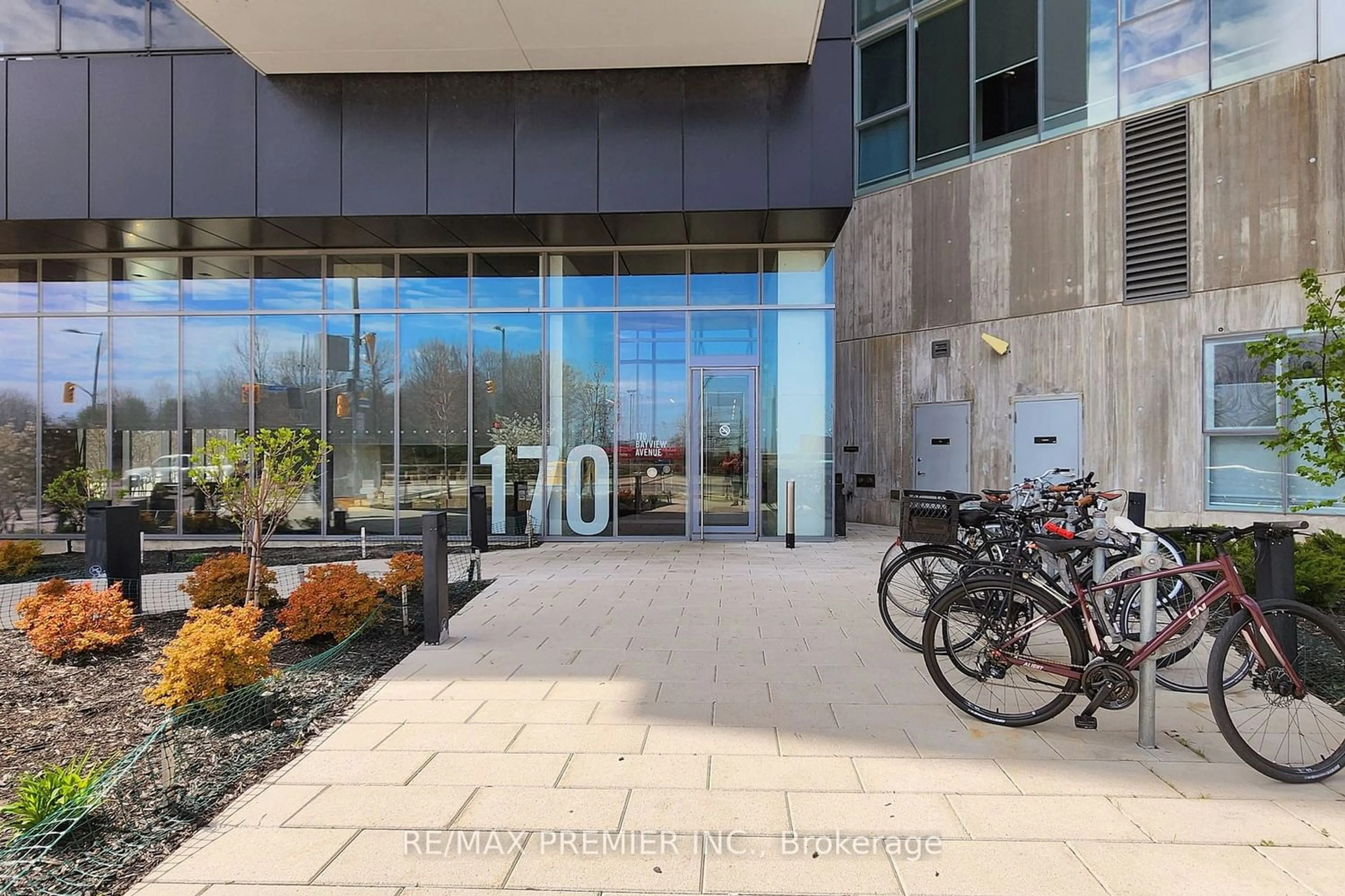 Indoor lobby for 170 Bayview Ave #2405, Toronto Ontario M5A 0M4