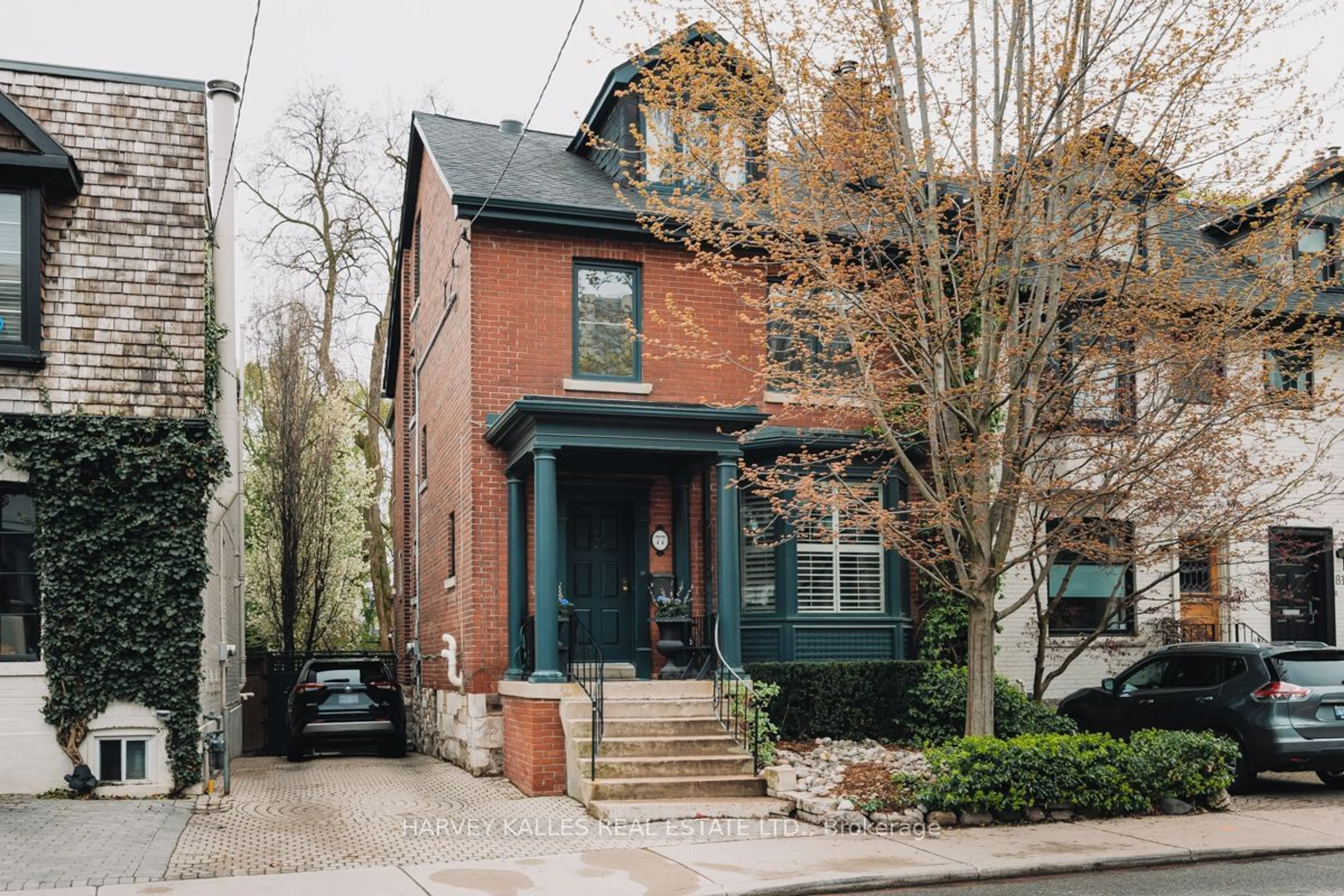 Home with brick exterior material for 77 Balmoral Ave, Toronto Ontario M4V 1J5