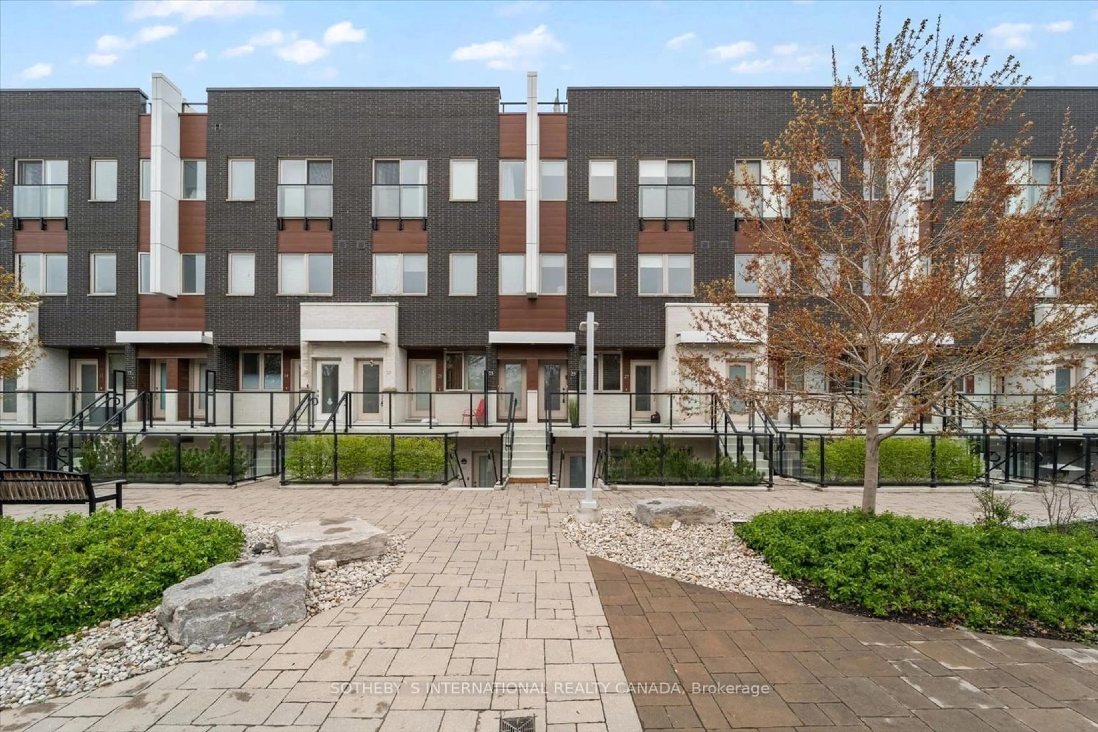 A pic from exterior of the house or condo for 780 Sheppard Ave #Th25, Toronto Ontario M2K 0E3