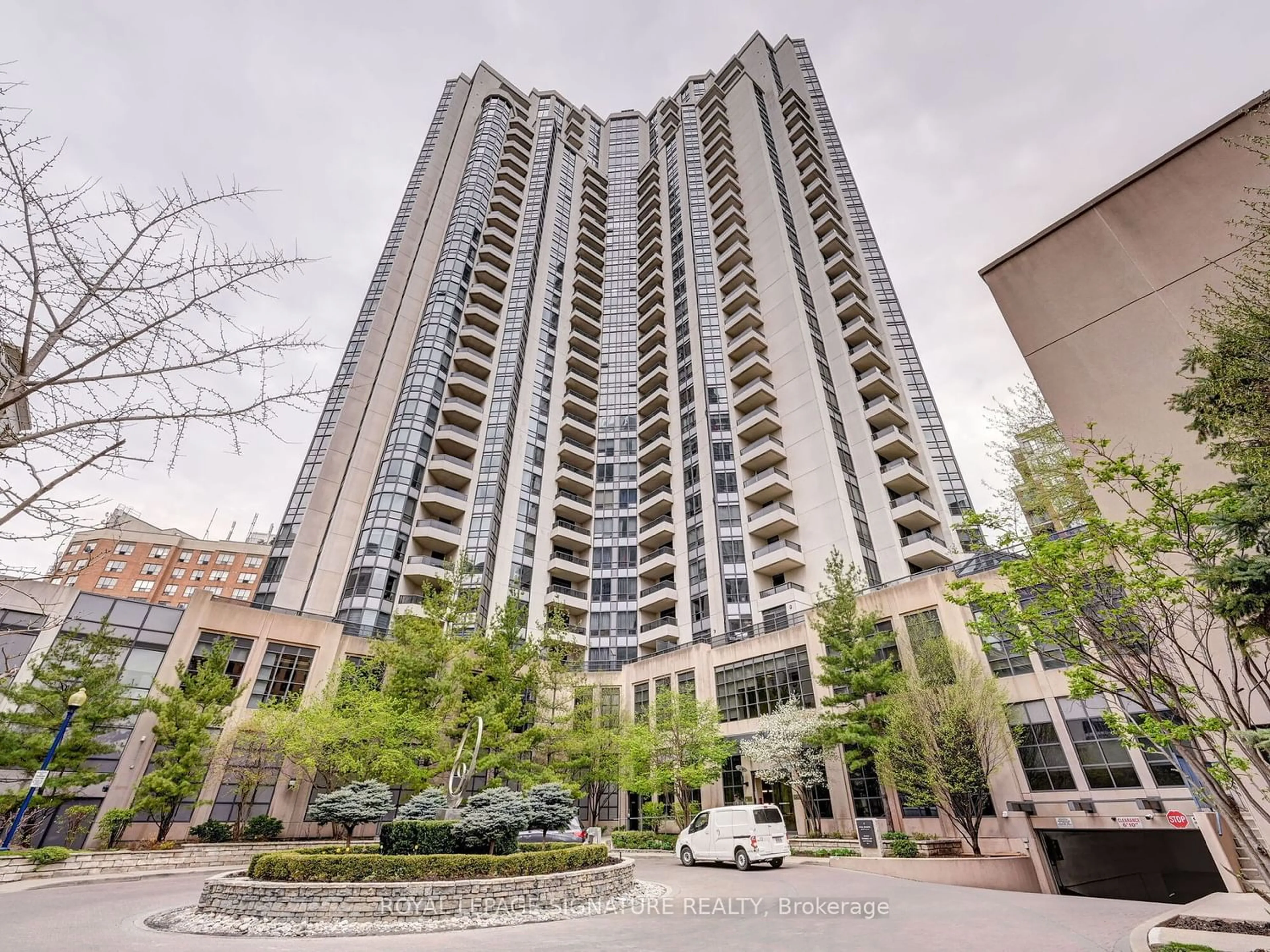A pic from exterior of the house or condo for 500 Doris Ave #2626, Toronto Ontario M2N 0C1