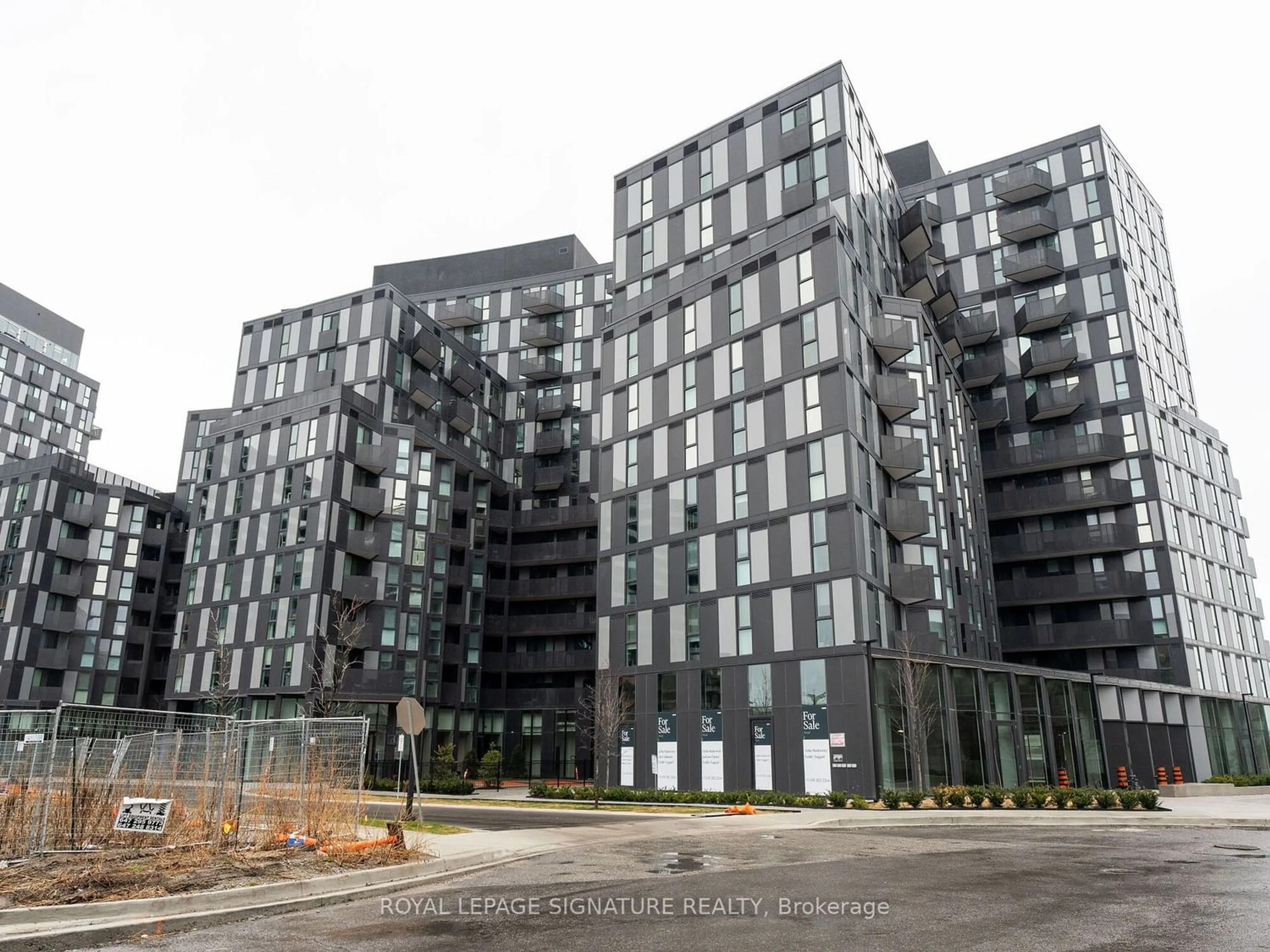 A pic from exterior of the house or condo for 30 Tretti Way #1009, Toronto Ontario M3H 0E3