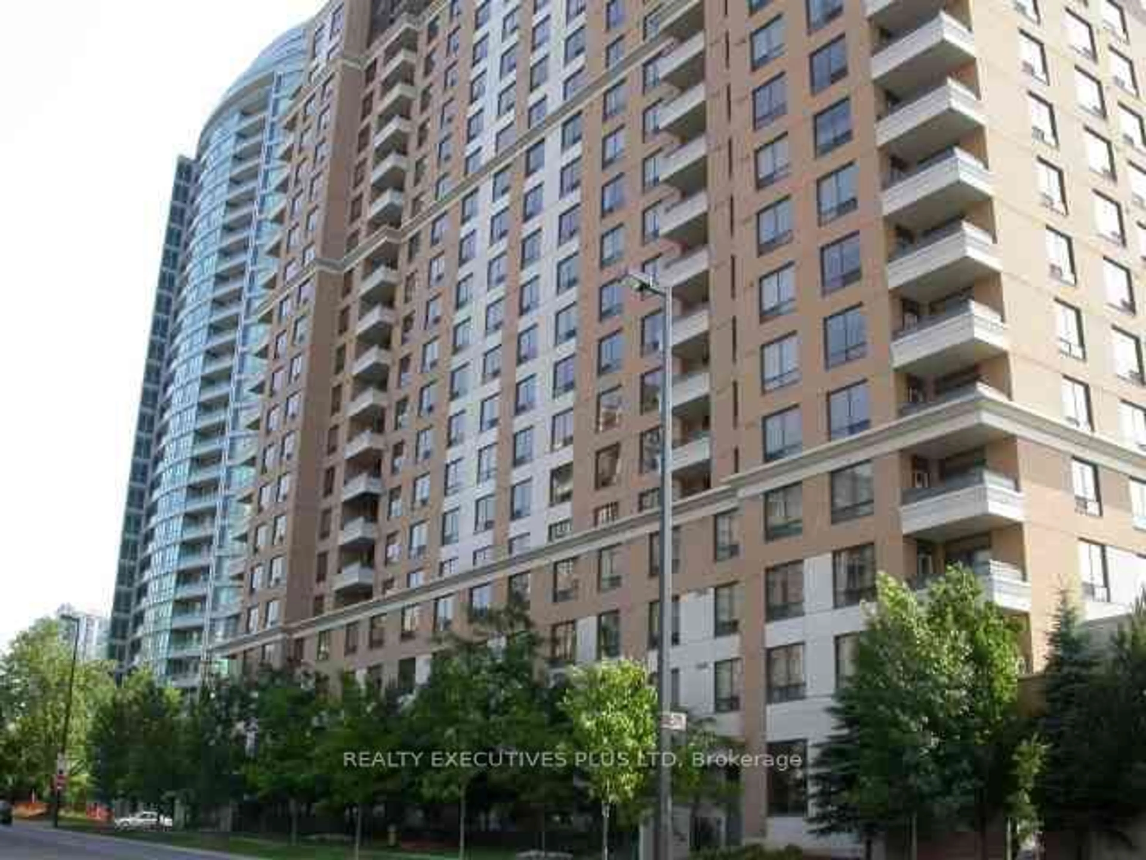 A pic from exterior of the house or condo for 18 Sommerset Way #1517, Toronto Ontario M2N 6X5