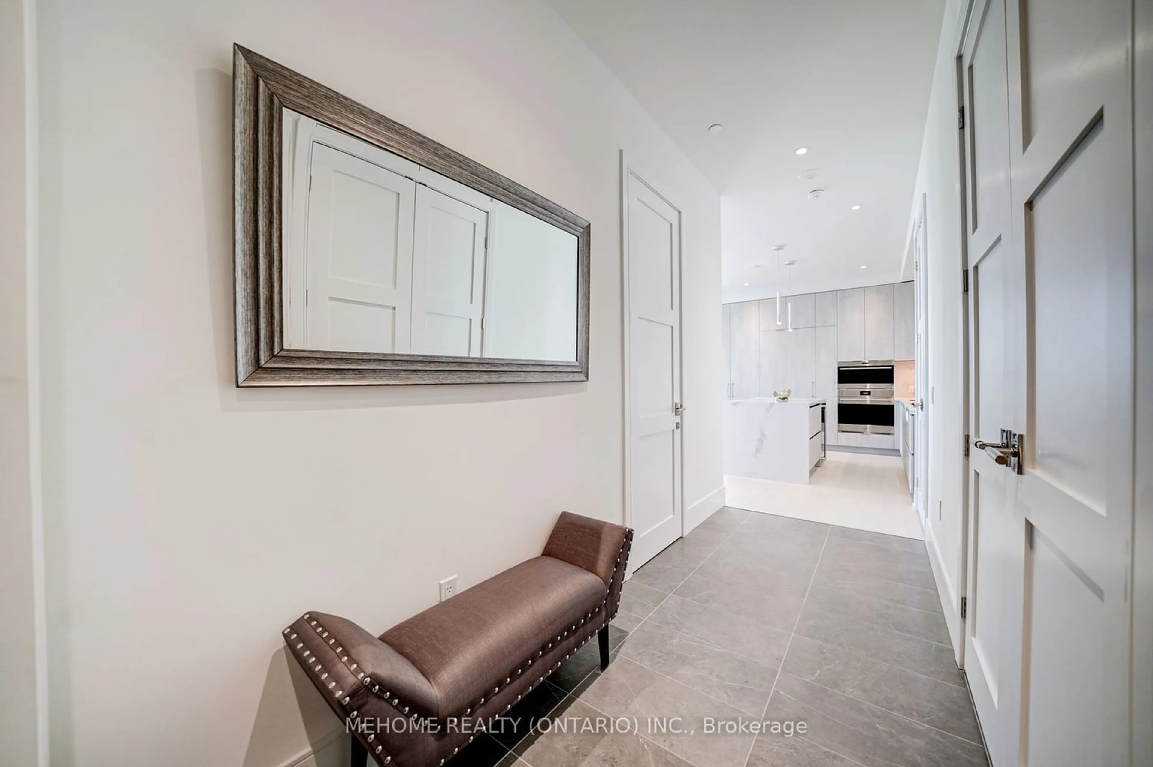 Indoor entryway for 1 Yorkville Ave #Ph06, Toronto Ontario M4W 0B1