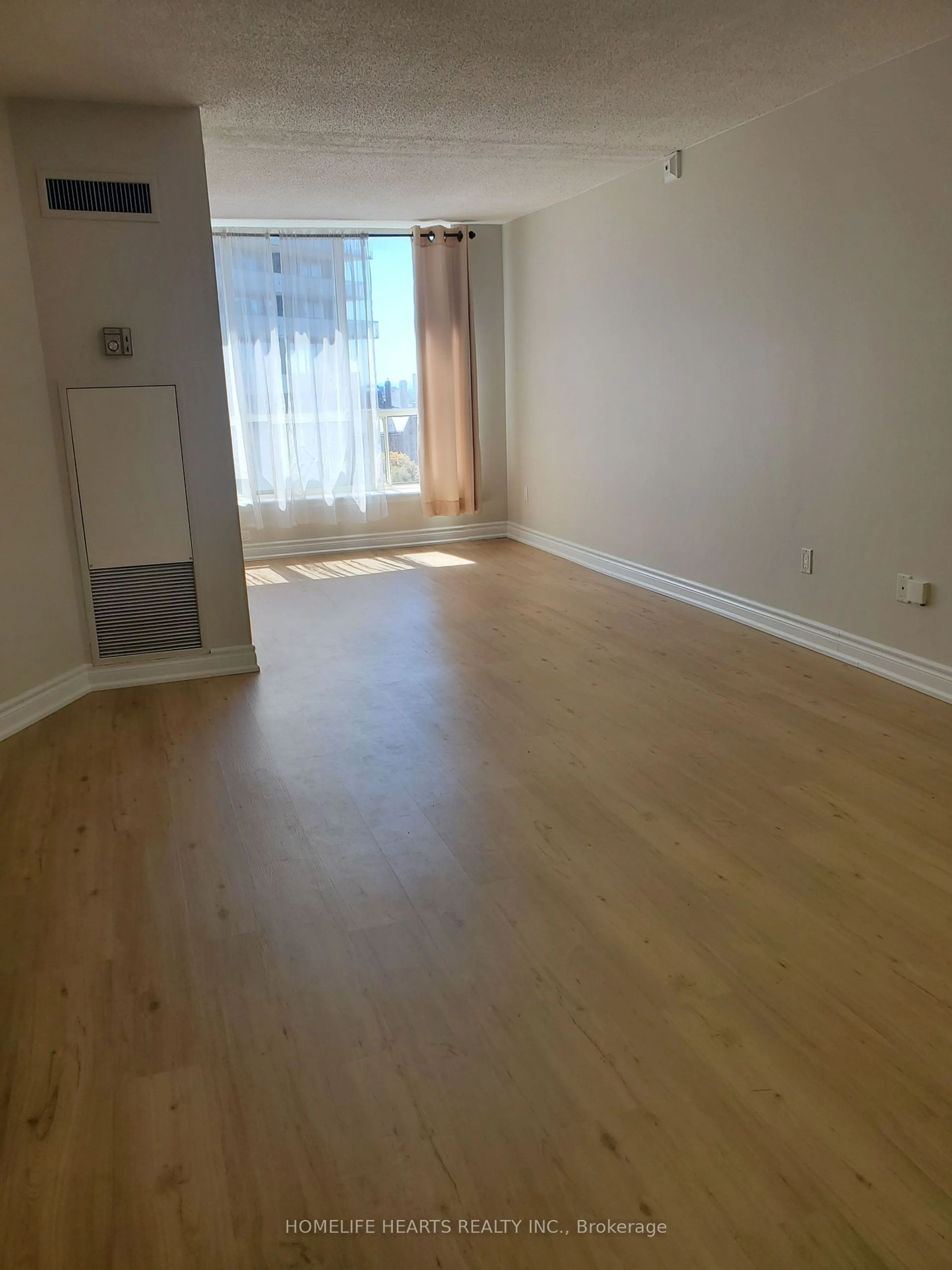 A pic of a room for 44 St Joseph St #1613, Toronto Ontario M4Y 2W4
