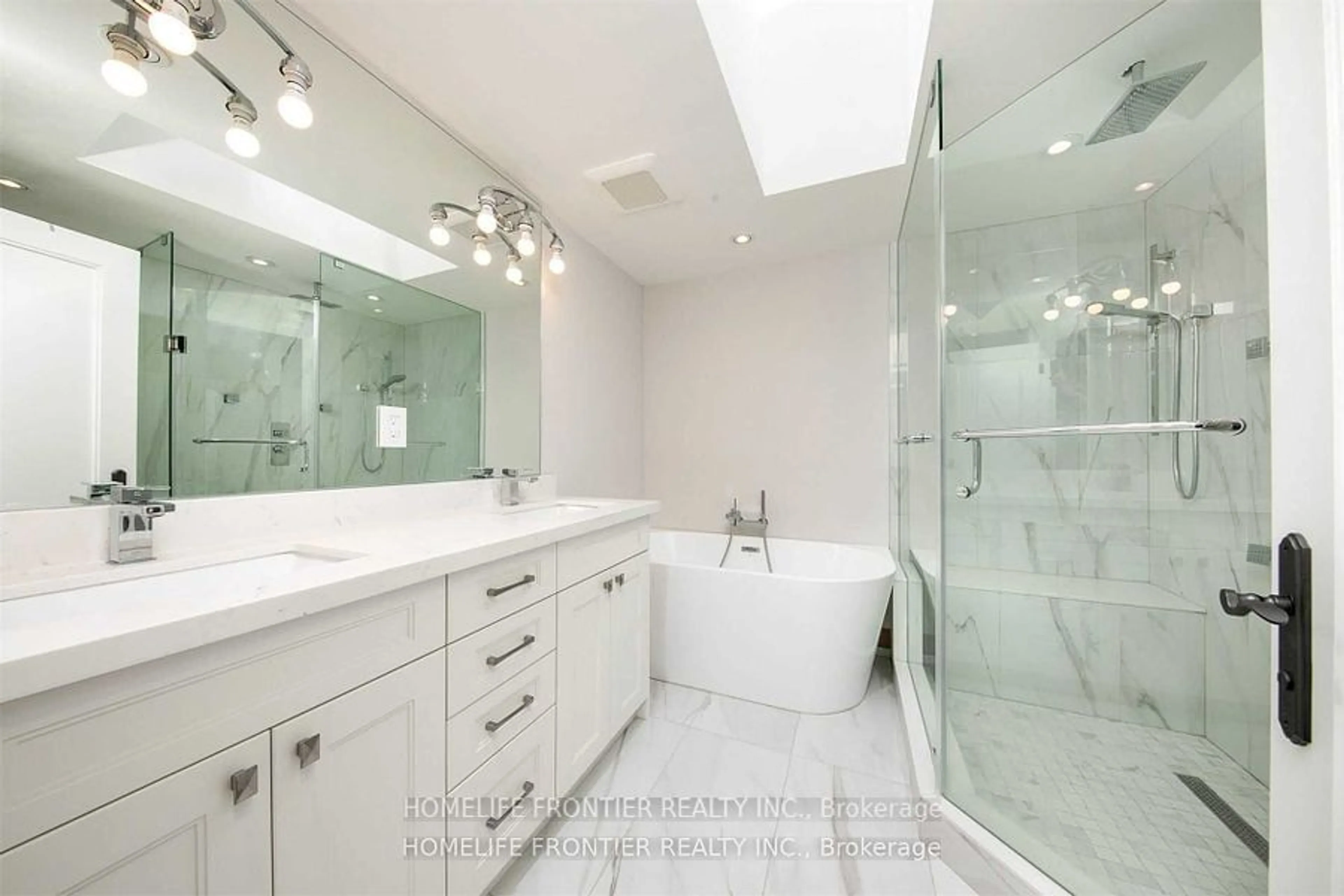 Contemporary bathroom for 82 Cameron Ave, Toronto Ontario M2N 1E2