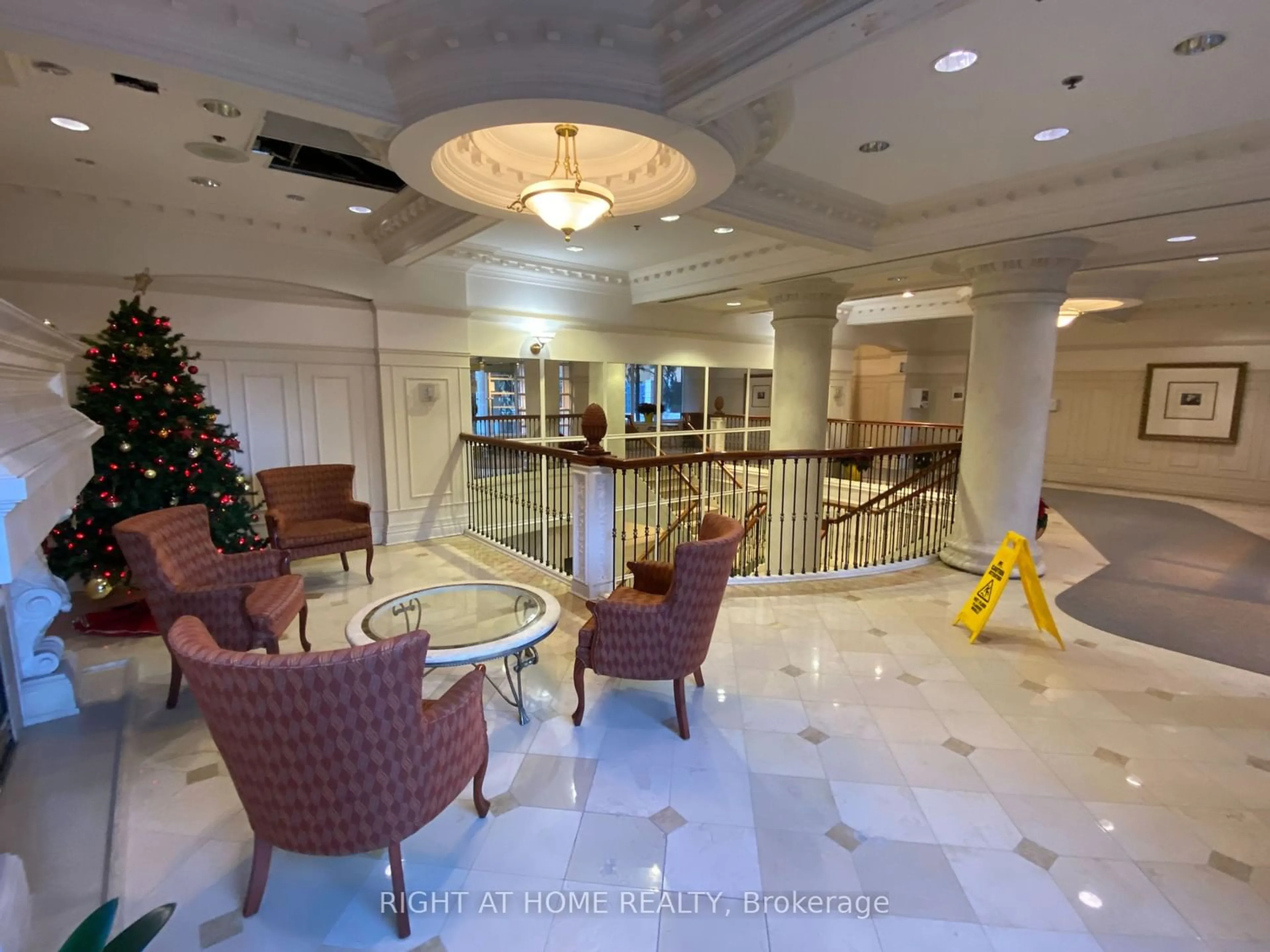 Indoor lobby for 18 Sommerset Way #2316, Toronto Ontario M2N 6X5