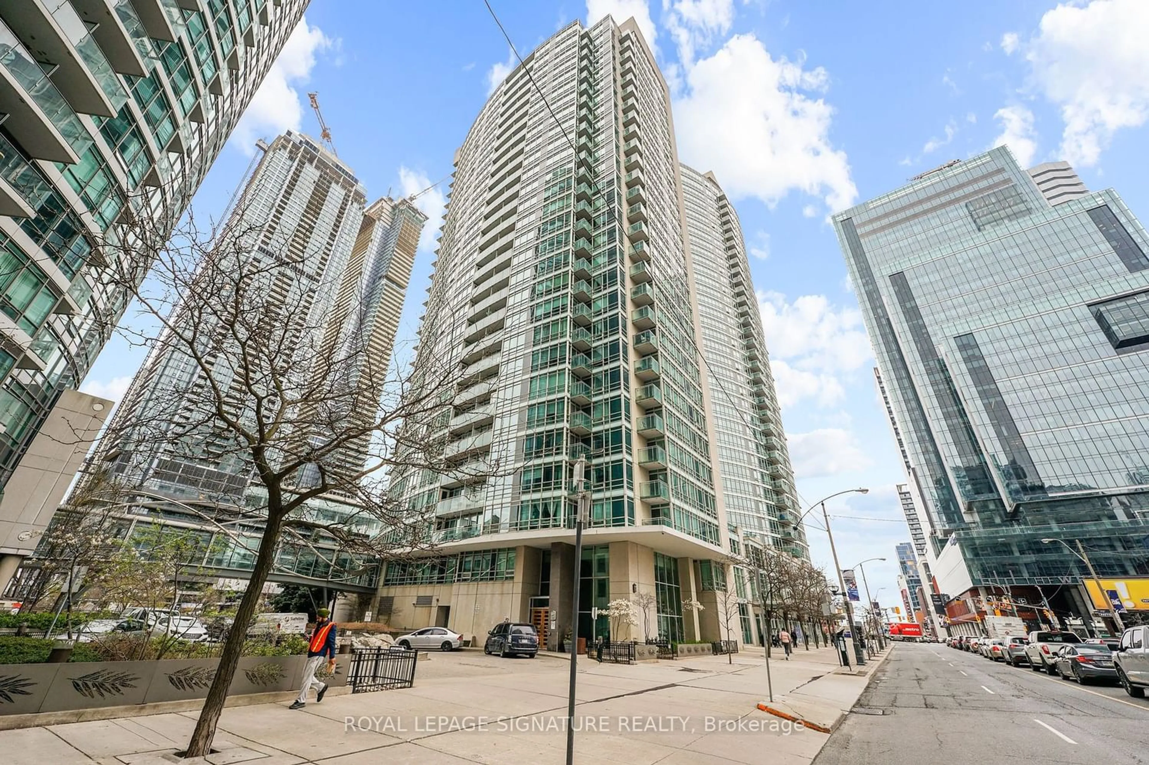 A pic from exterior of the house or condo for 381 Front St #2309, Toronto Ontario M5V 3R8