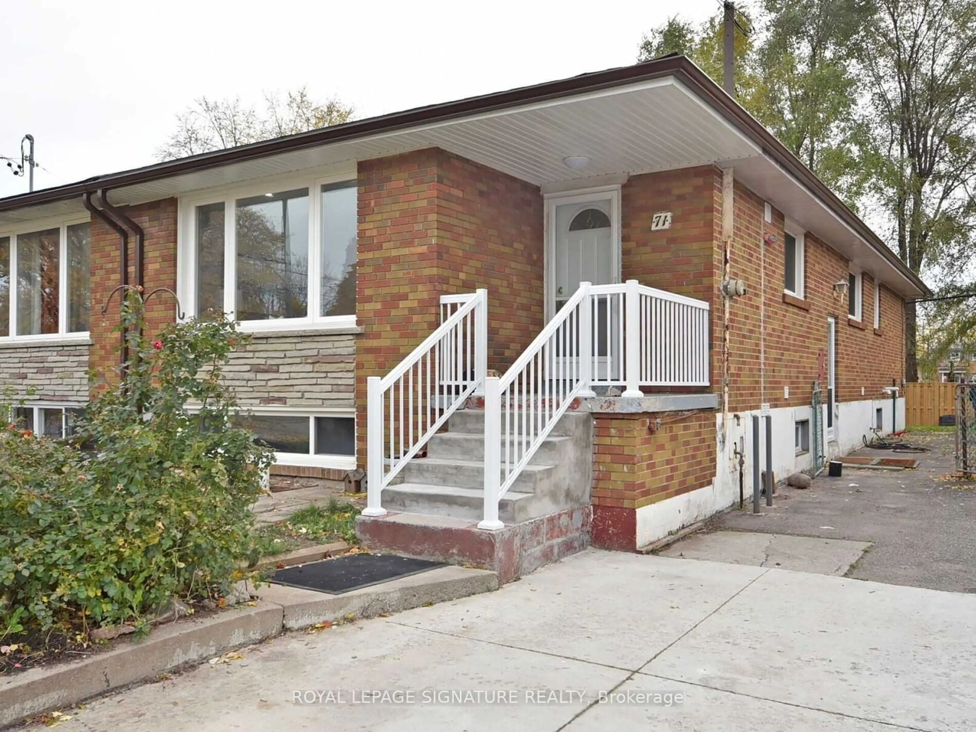 Home with brick exterior material for 71 Fortrose Cres, Toronto Ontario M3A 2H2