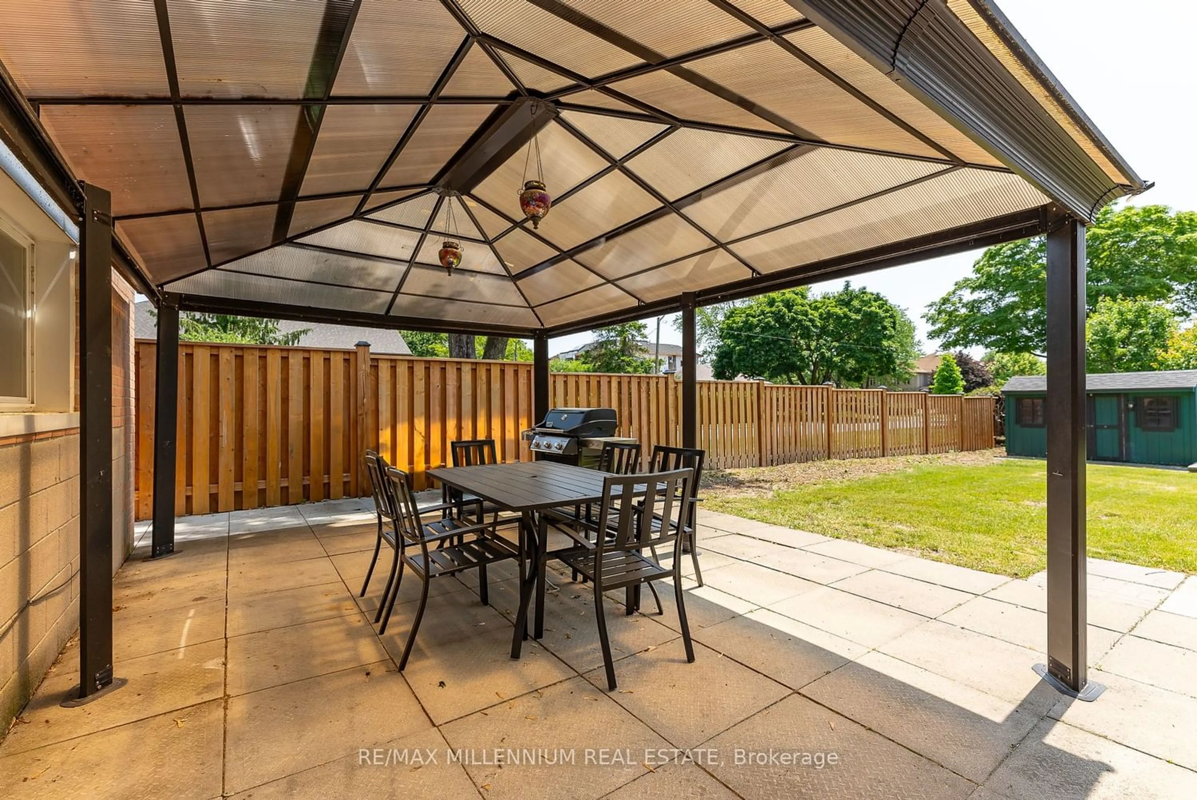 Patio for 263 Dunforest Ave, Toronto Ontario M2N 4J8