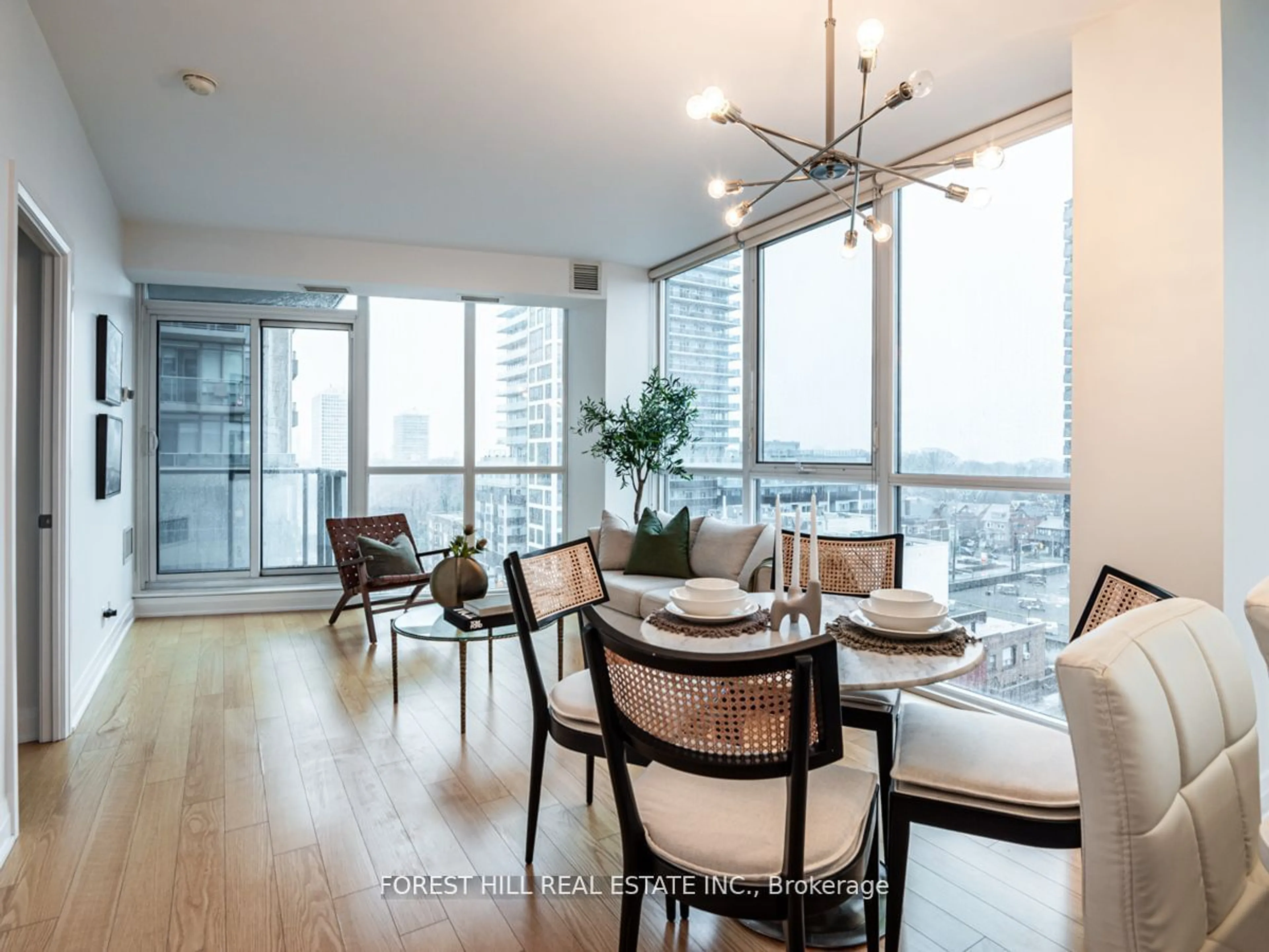 Dining room for 530 St Clair Ave #707, Toronto Ontario M6C 0A2