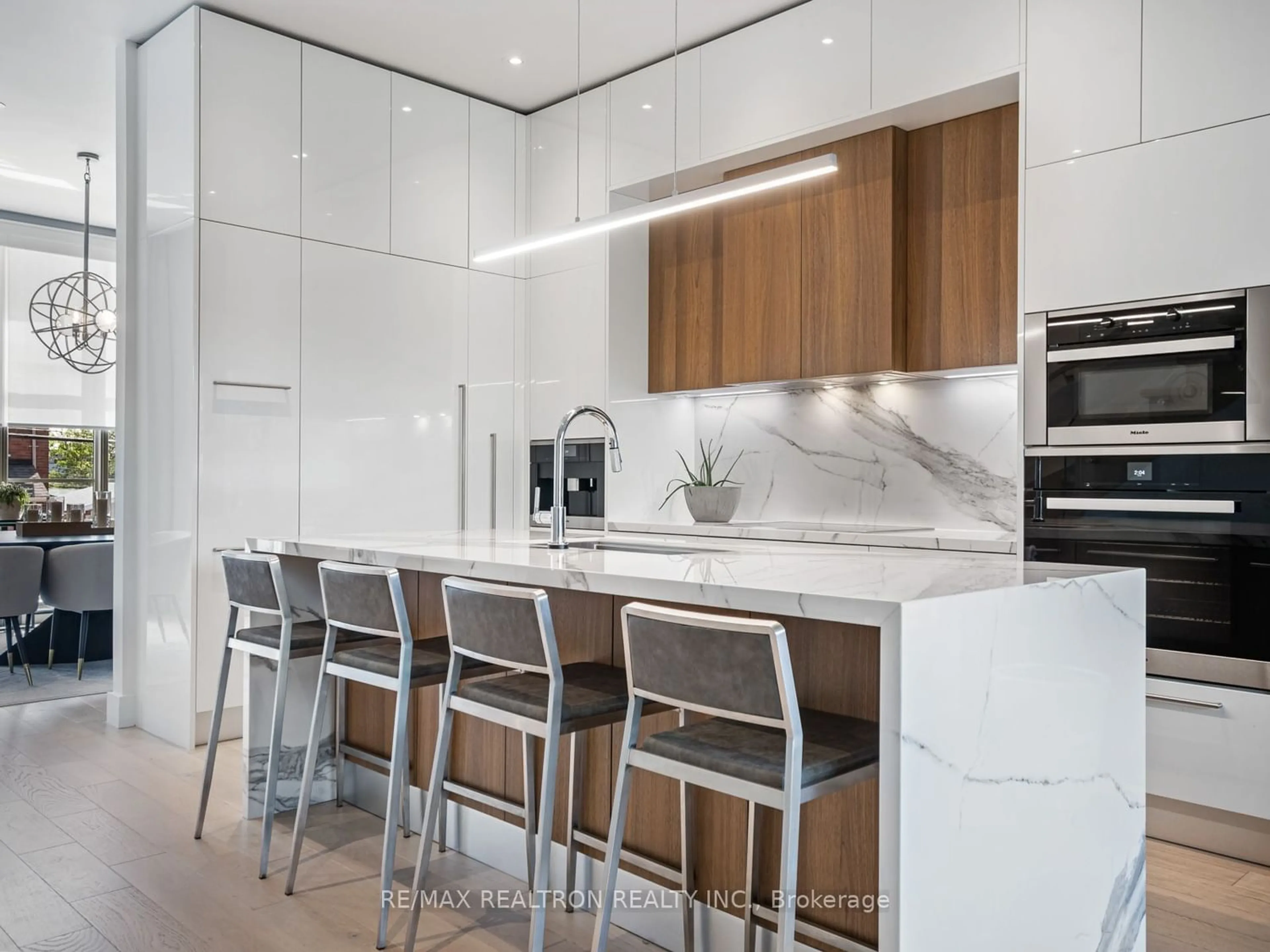 Contemporary kitchen for 360A Harbord St, Toronto Ontario M6G 1H7