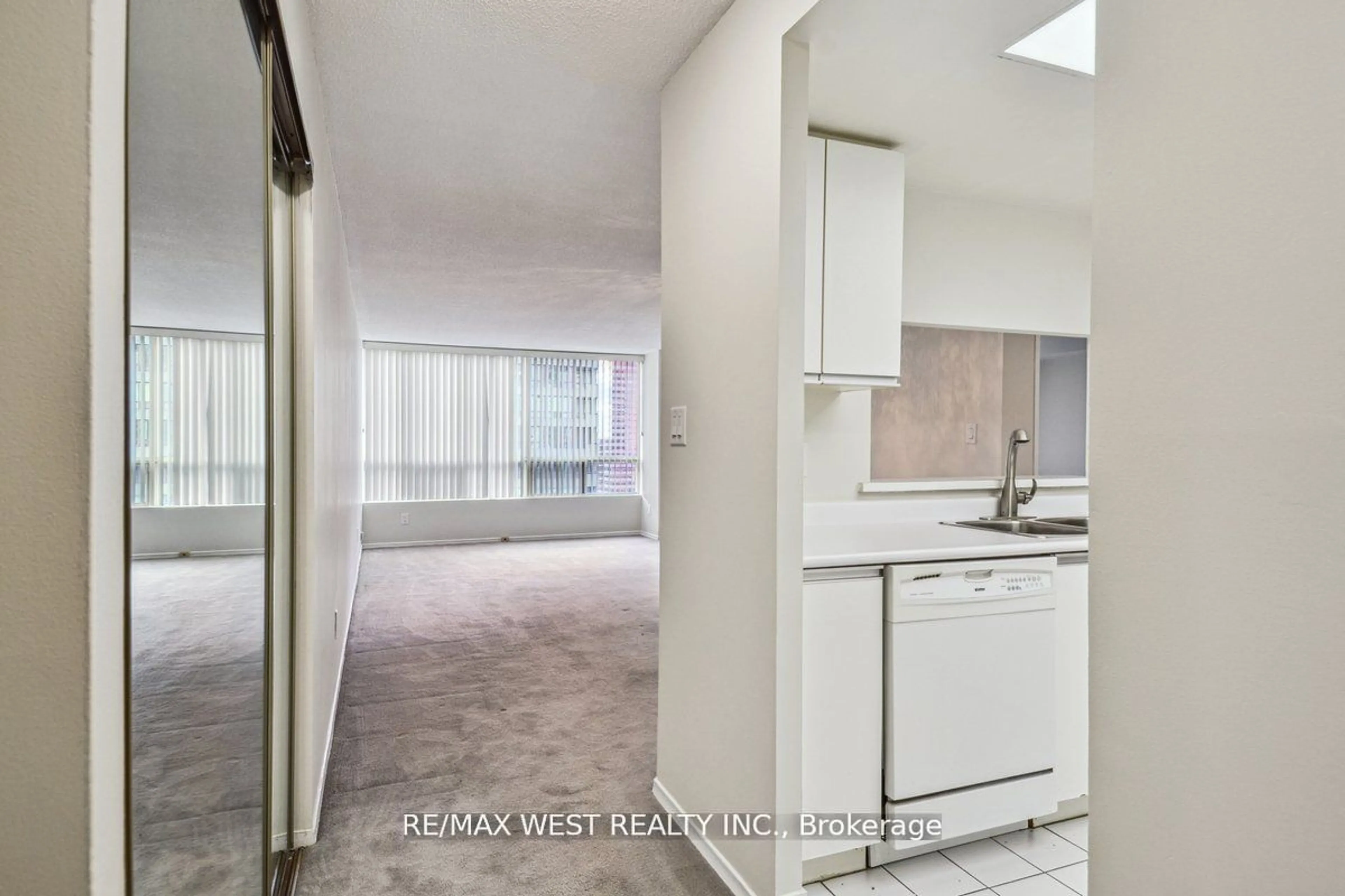 A pic of a room for 5785 Yonge St #Ph#203, Toronto Ontario M2M 4J2