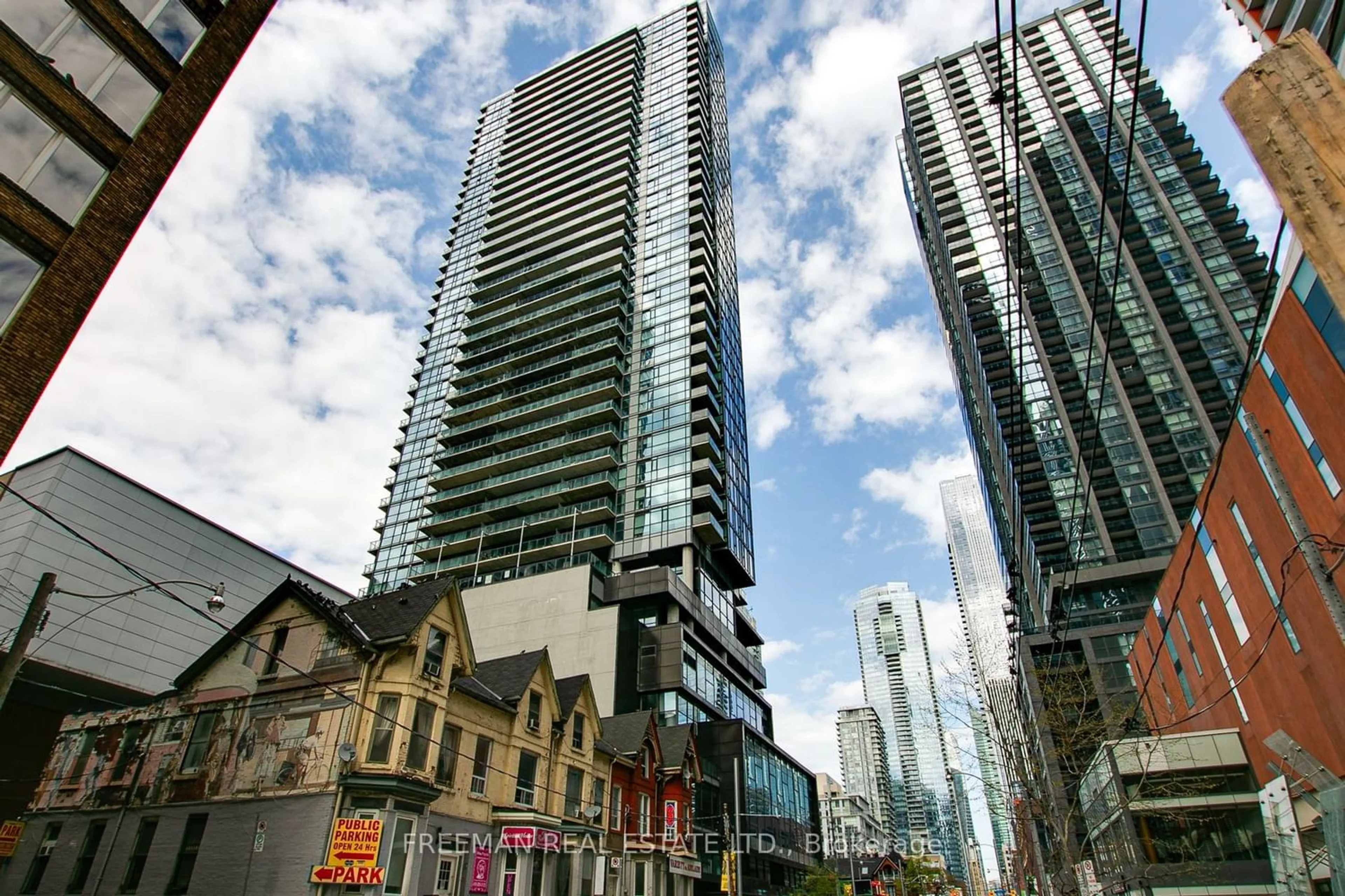 A pic from exterior of the house or condo for 290 Adelaide St #4011, Toronto Ontario M5V 0P3