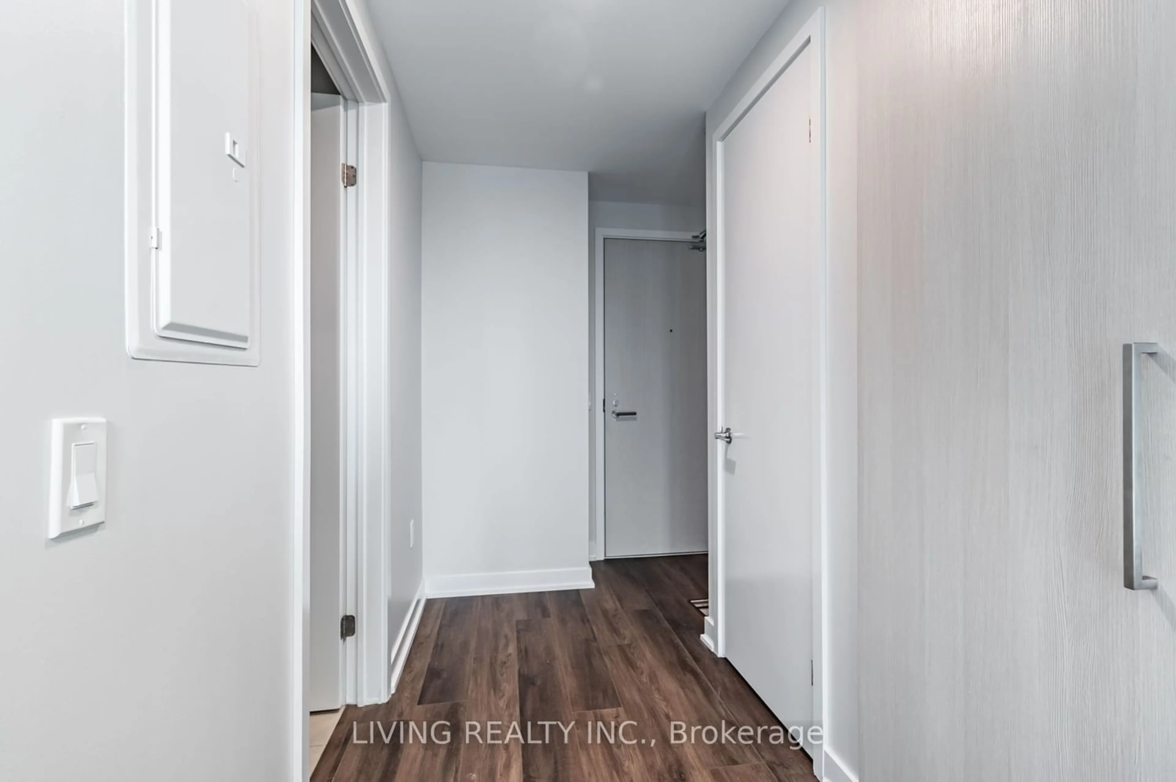Indoor entryway for 115 Blue Jays Way #1608, Toronto Ontario M5V 0N4