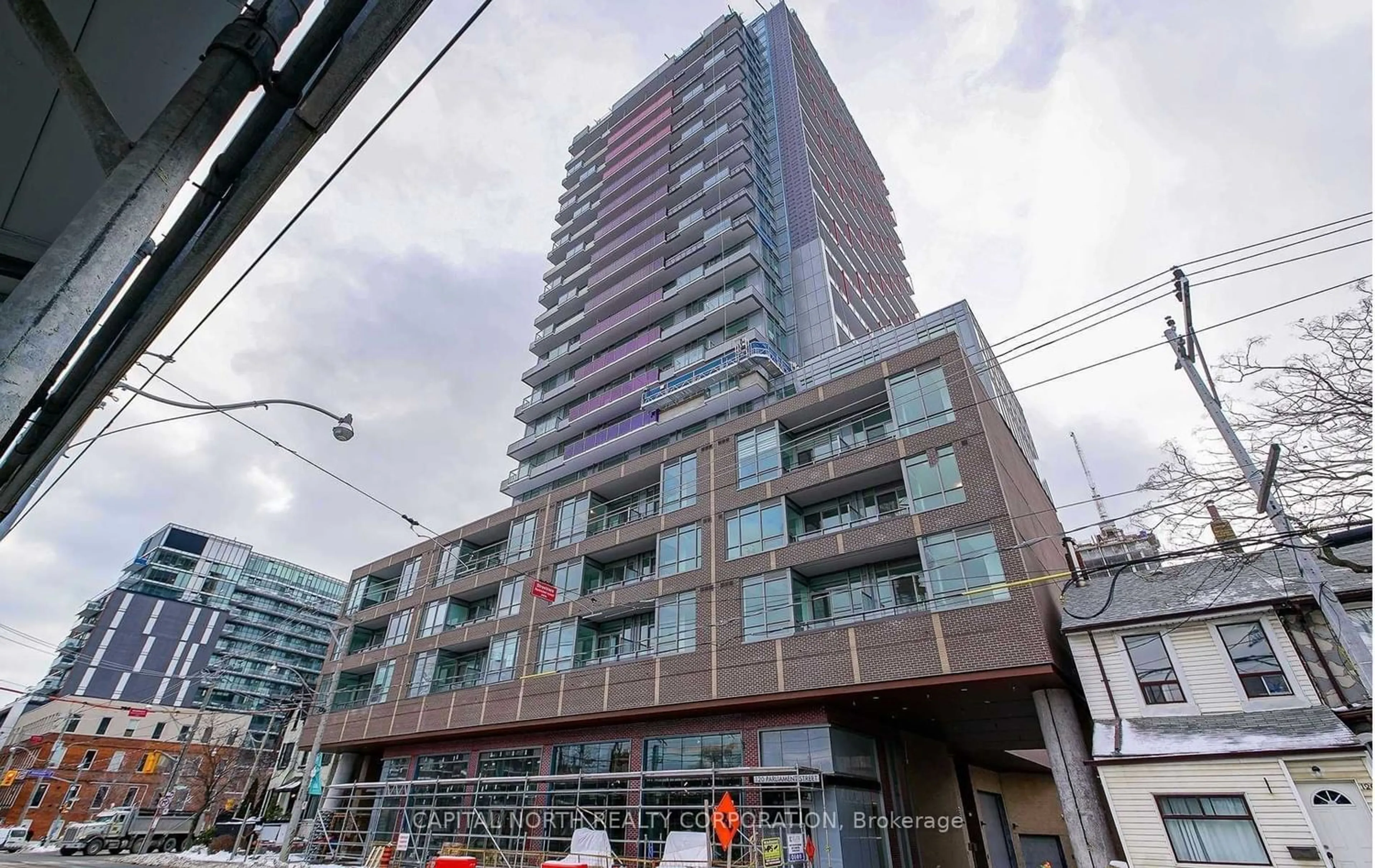 A pic from exterior of the house or condo for 120 Parliament St #402, Toronto Ontario M5A 2Y8