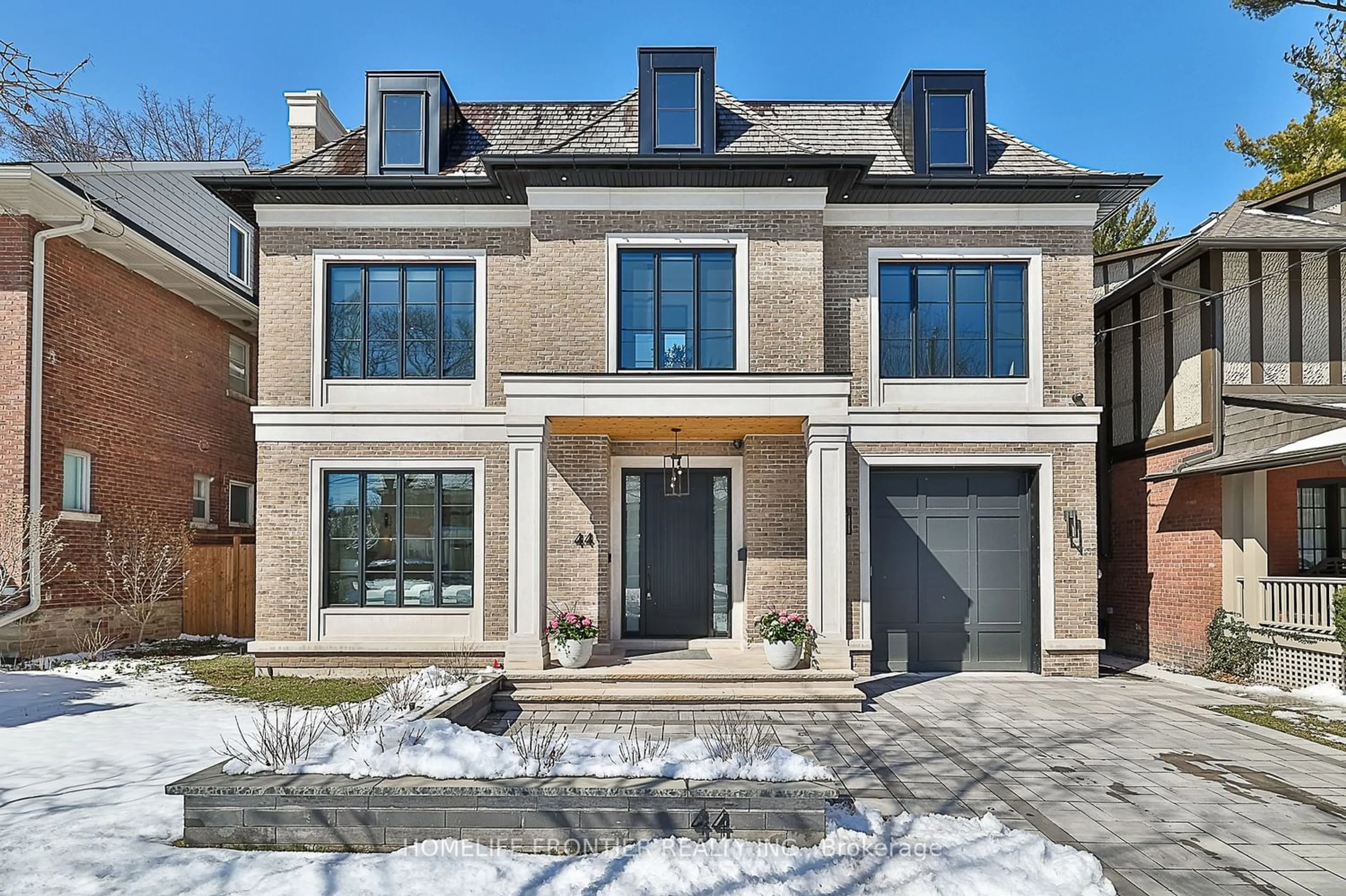 Home with brick exterior material for 44 Alexandra Blvd, Toronto Ontario M4R 1L7