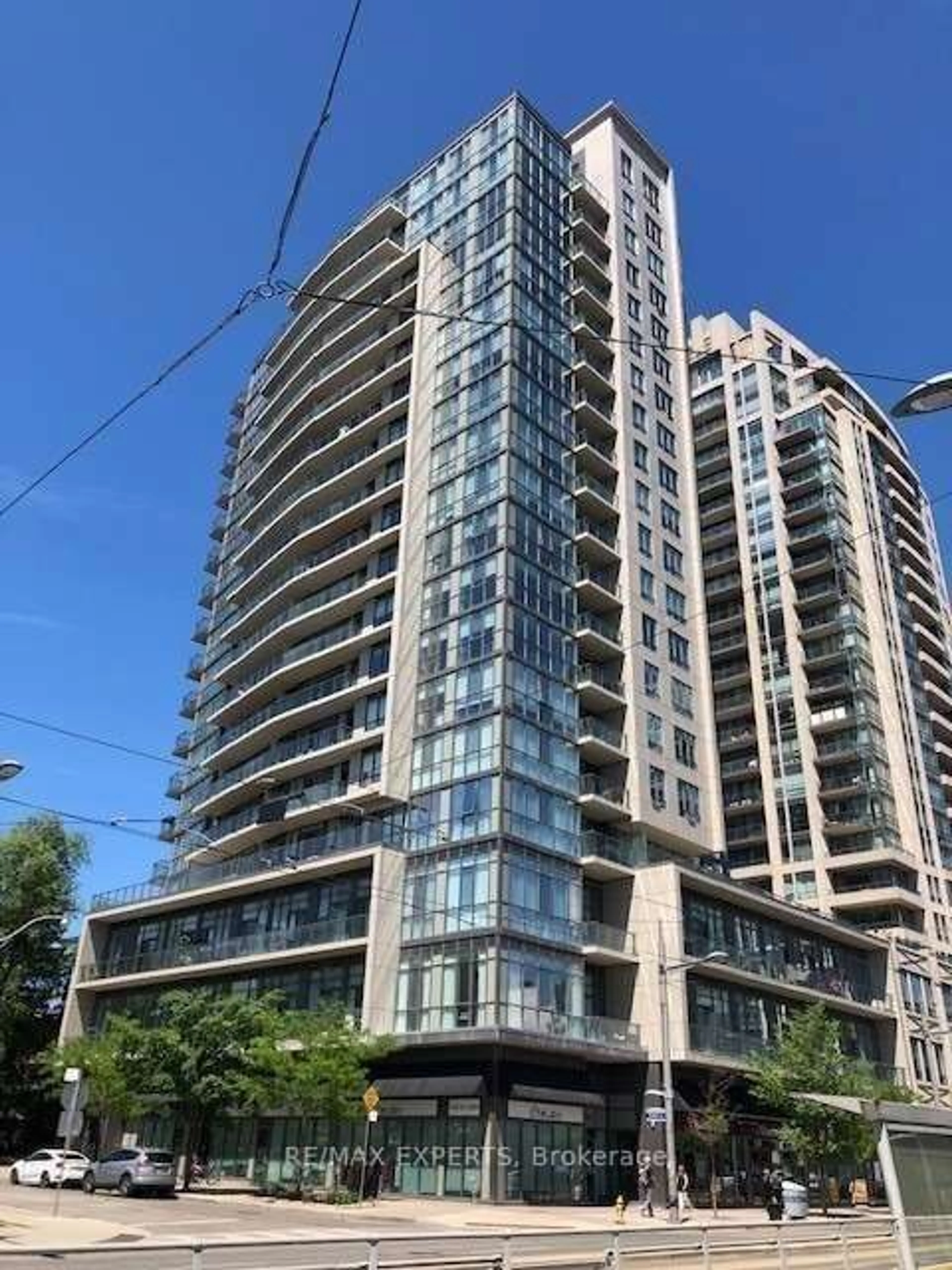 A pic from exterior of the house or condo for 530 St Clair Ave #302, Toronto Ontario M6C 0A2