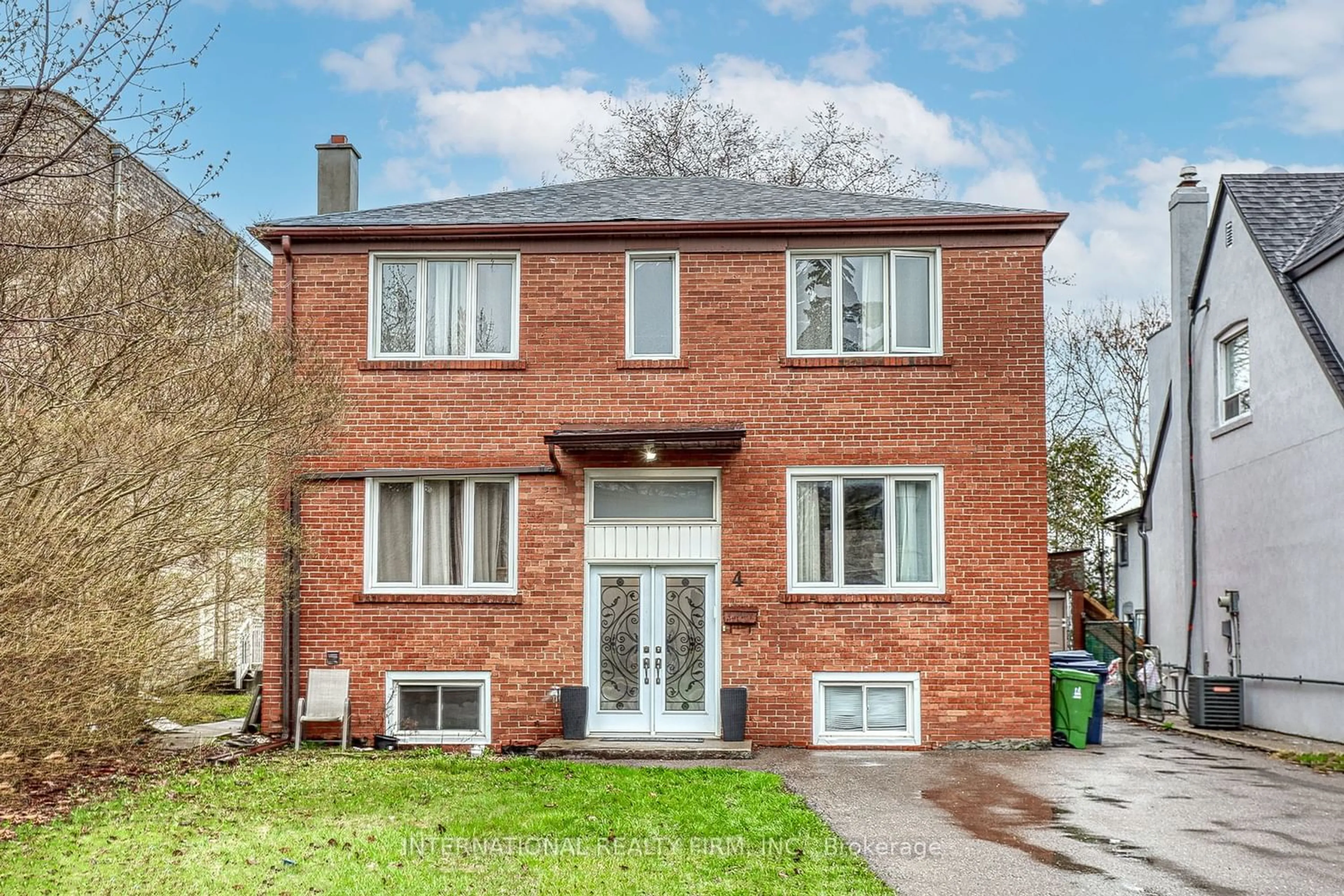 Home with brick exterior material for 4 Yeomans Rd, Toronto Ontario M3H 3J4