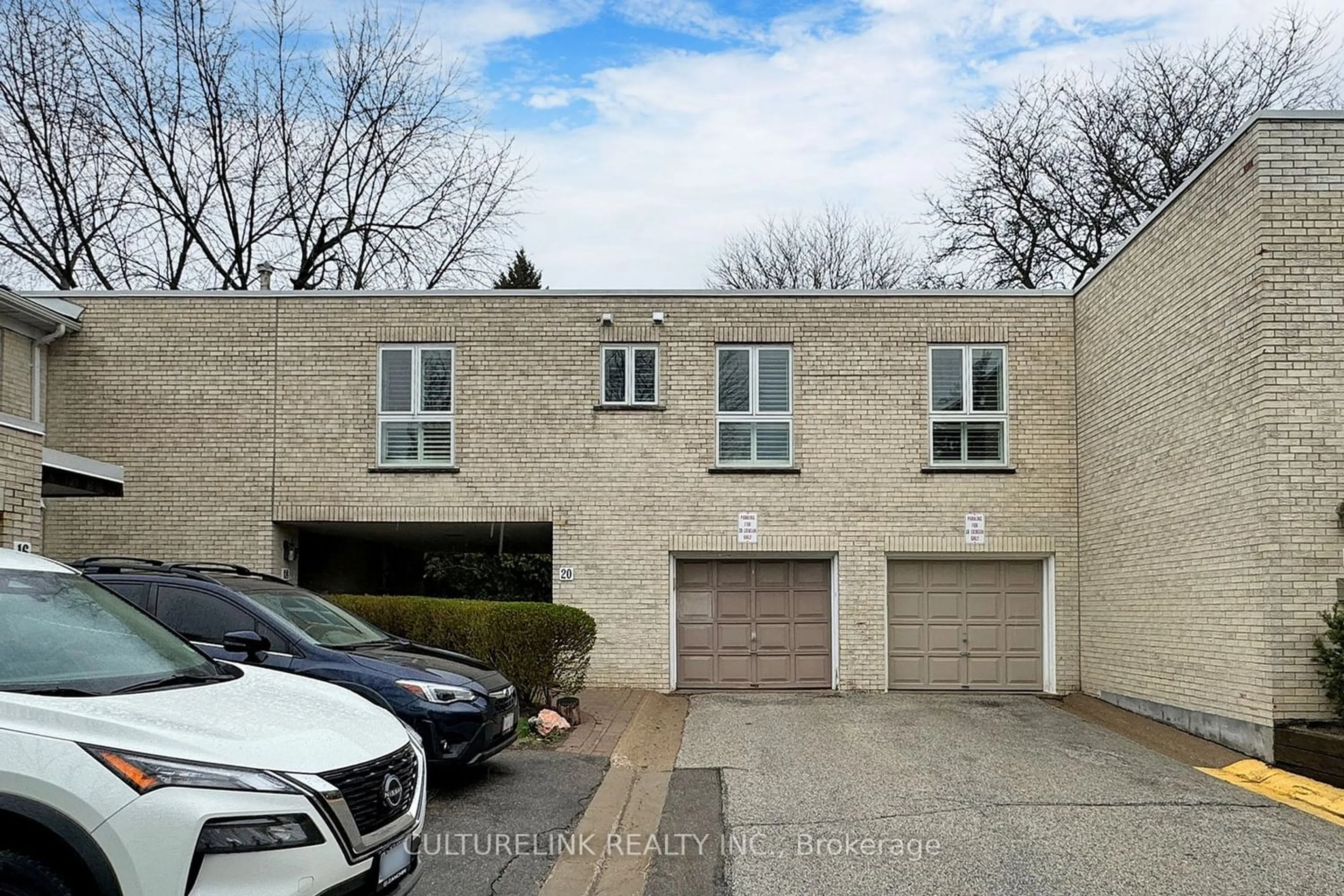 A pic from exterior of the house or condo for 20 Crimson Mill Way, Toronto Ontario M2L 1T6