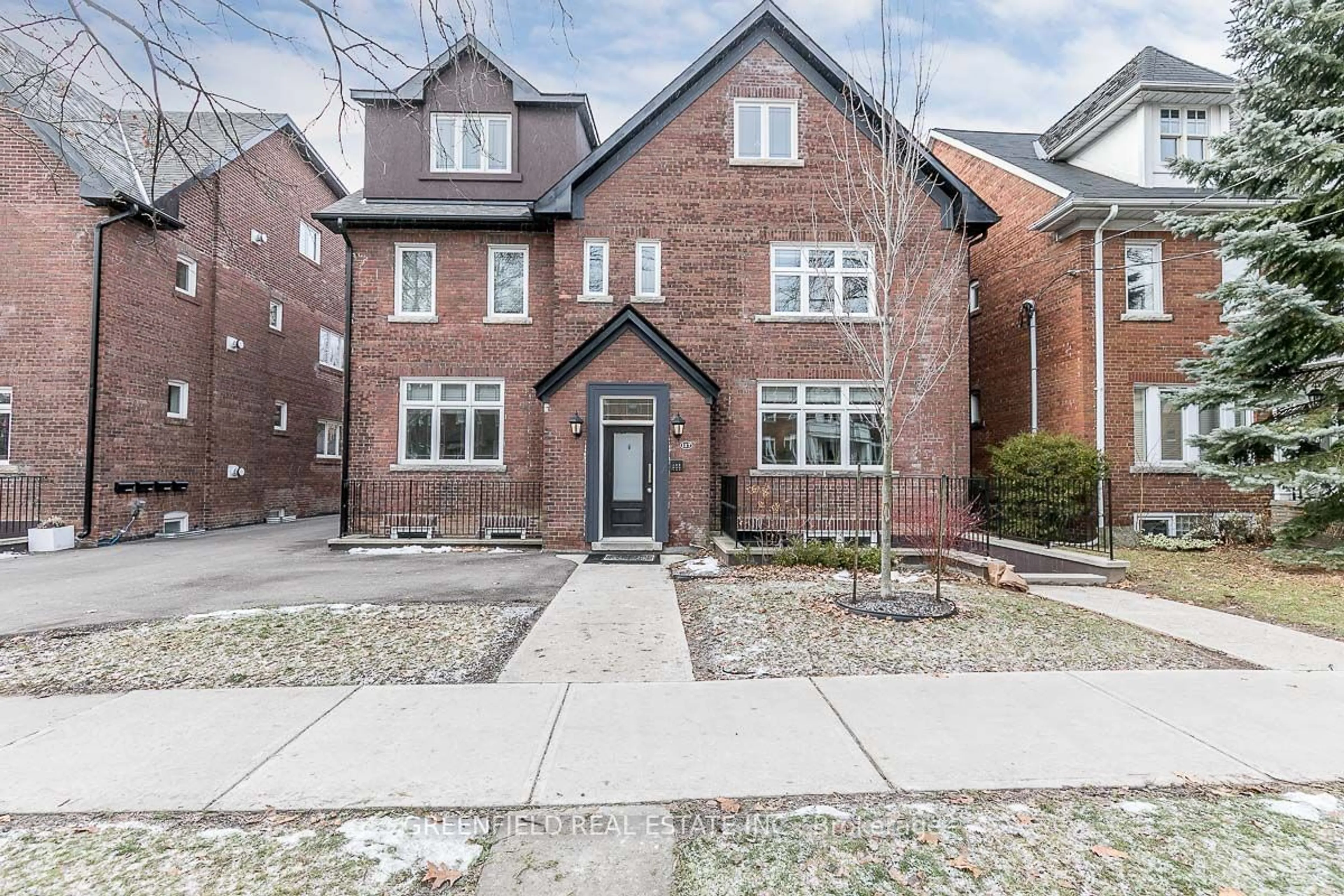 Home with brick exterior material for 117 Chaplin Cres, Toronto Ontario M5P 1A6