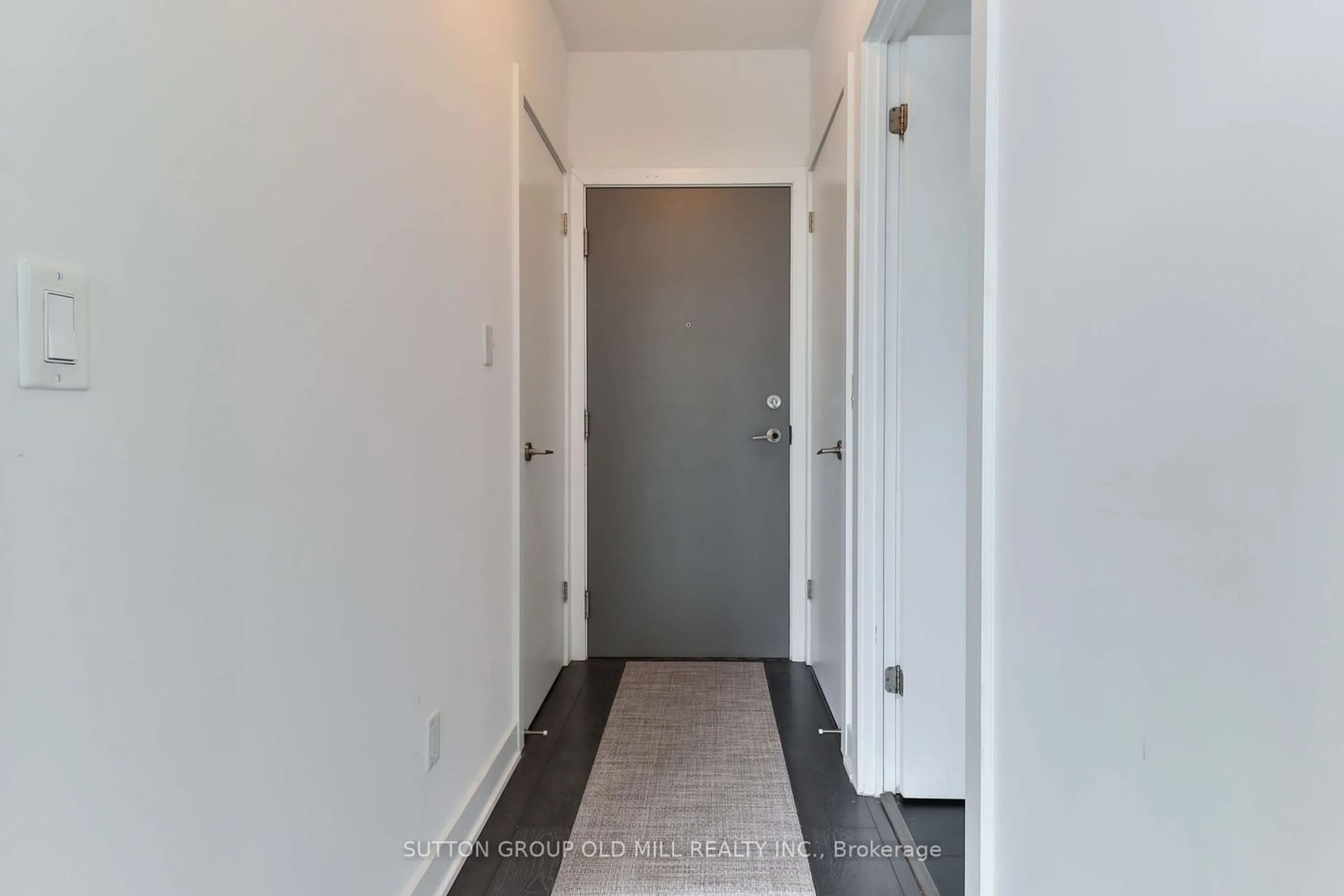 Indoor entryway for 169 Fort York Blvd #517, Toronto Ontario M5V 0C8