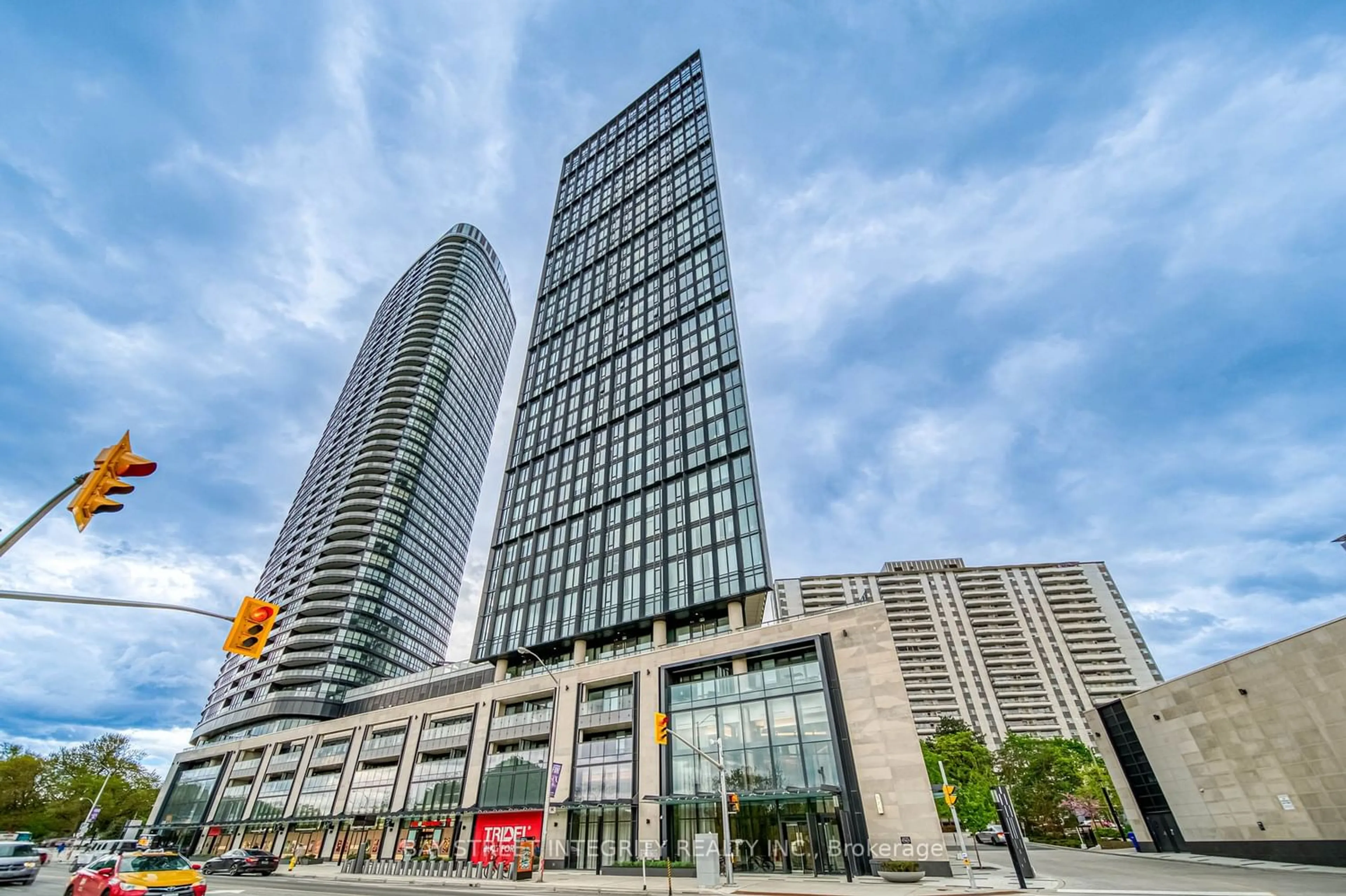 A pic from exterior of the house or condo for 575 Bloor St #1509, Toronto Ontario M4W 0B2