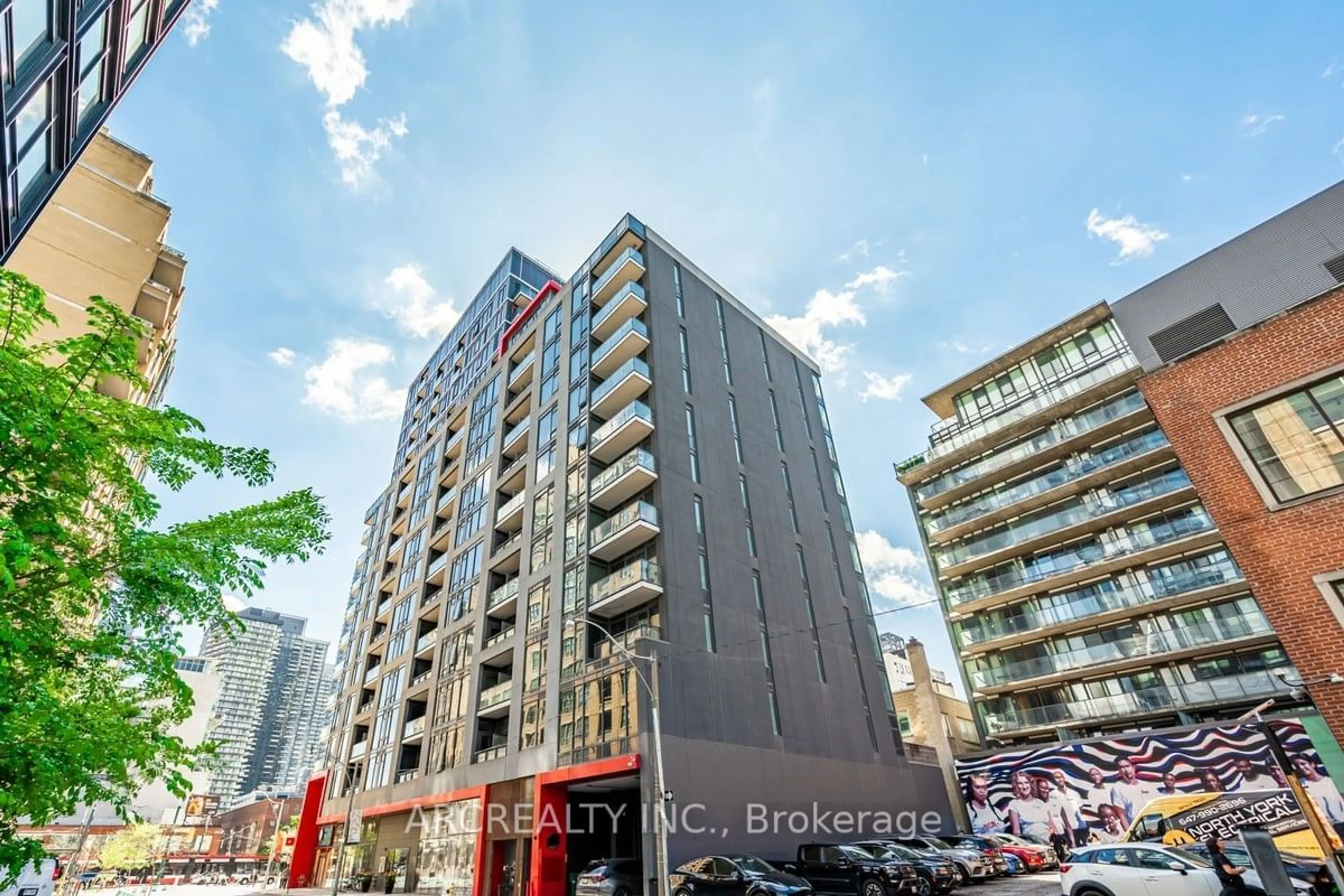 A pic from outside/outdoor area/front of a property/back of a property/a pic from drone, building for 435 Richmond St #404, Toronto Ontario M5V 0N3