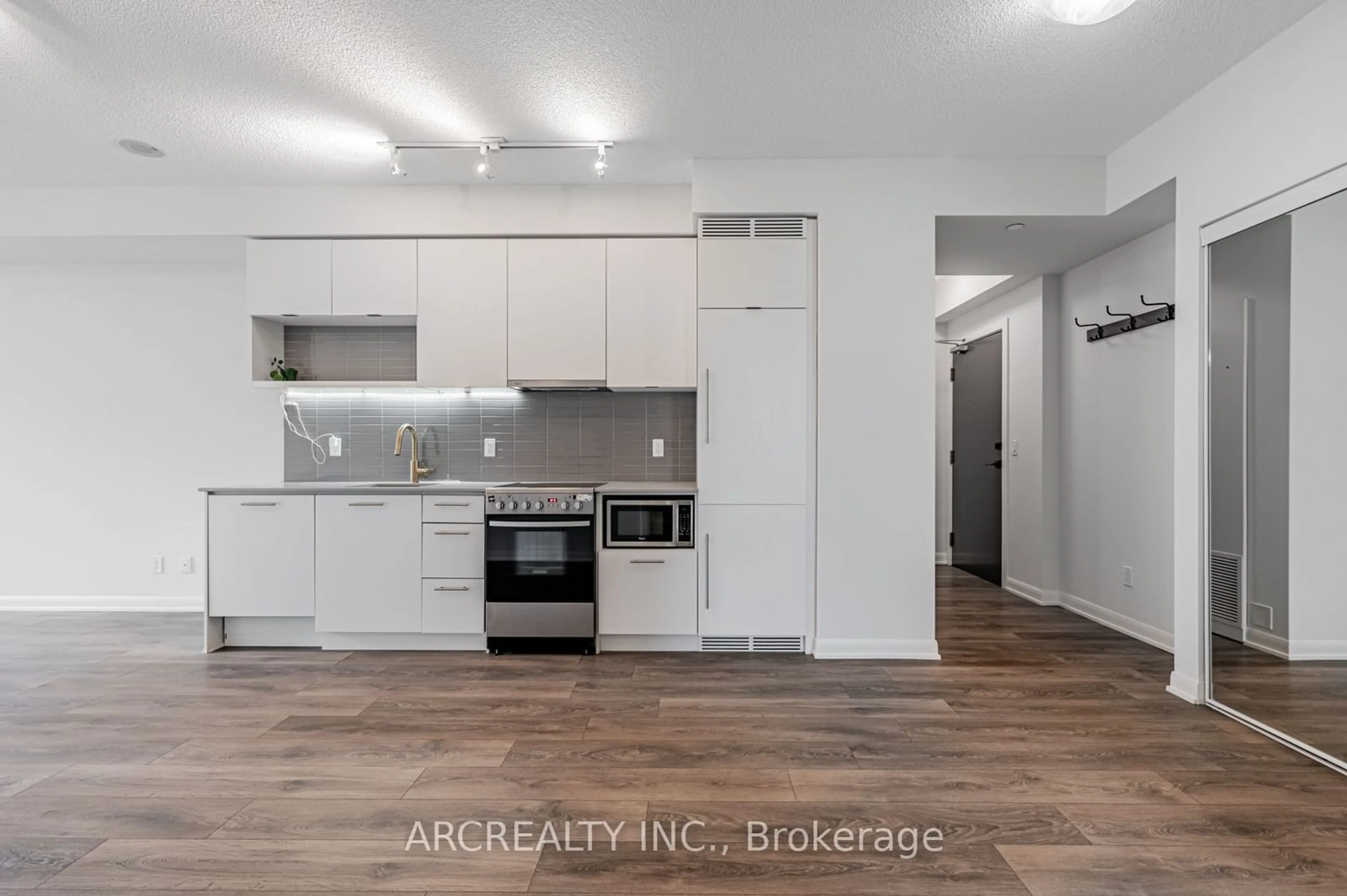 Unknown for 435 Richmond St #404, Toronto Ontario M5V 0N3