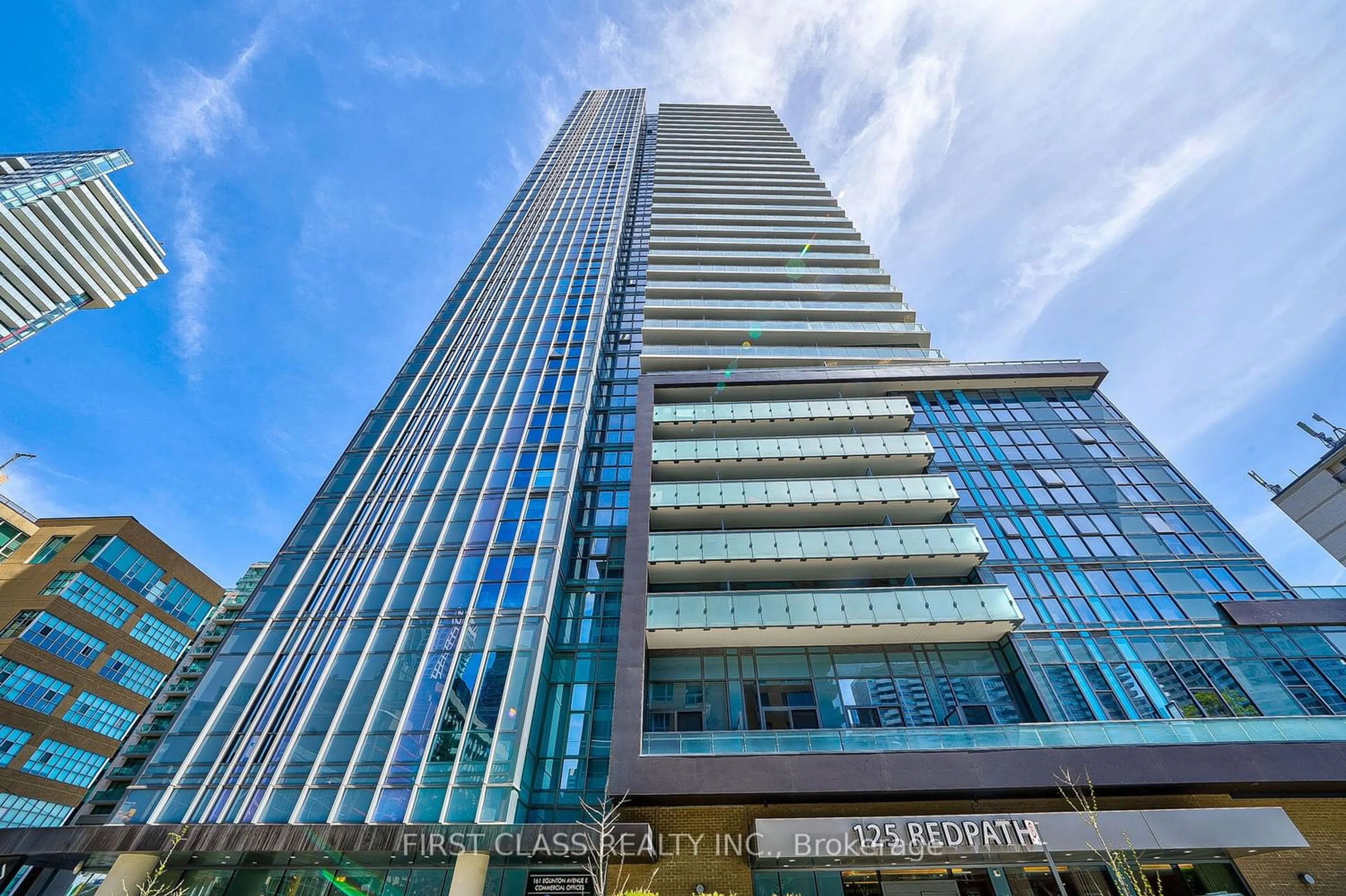 A pic from exterior of the house or condo for 125 Redpath Ave #2304, Toronto Ontario M4S 0B5