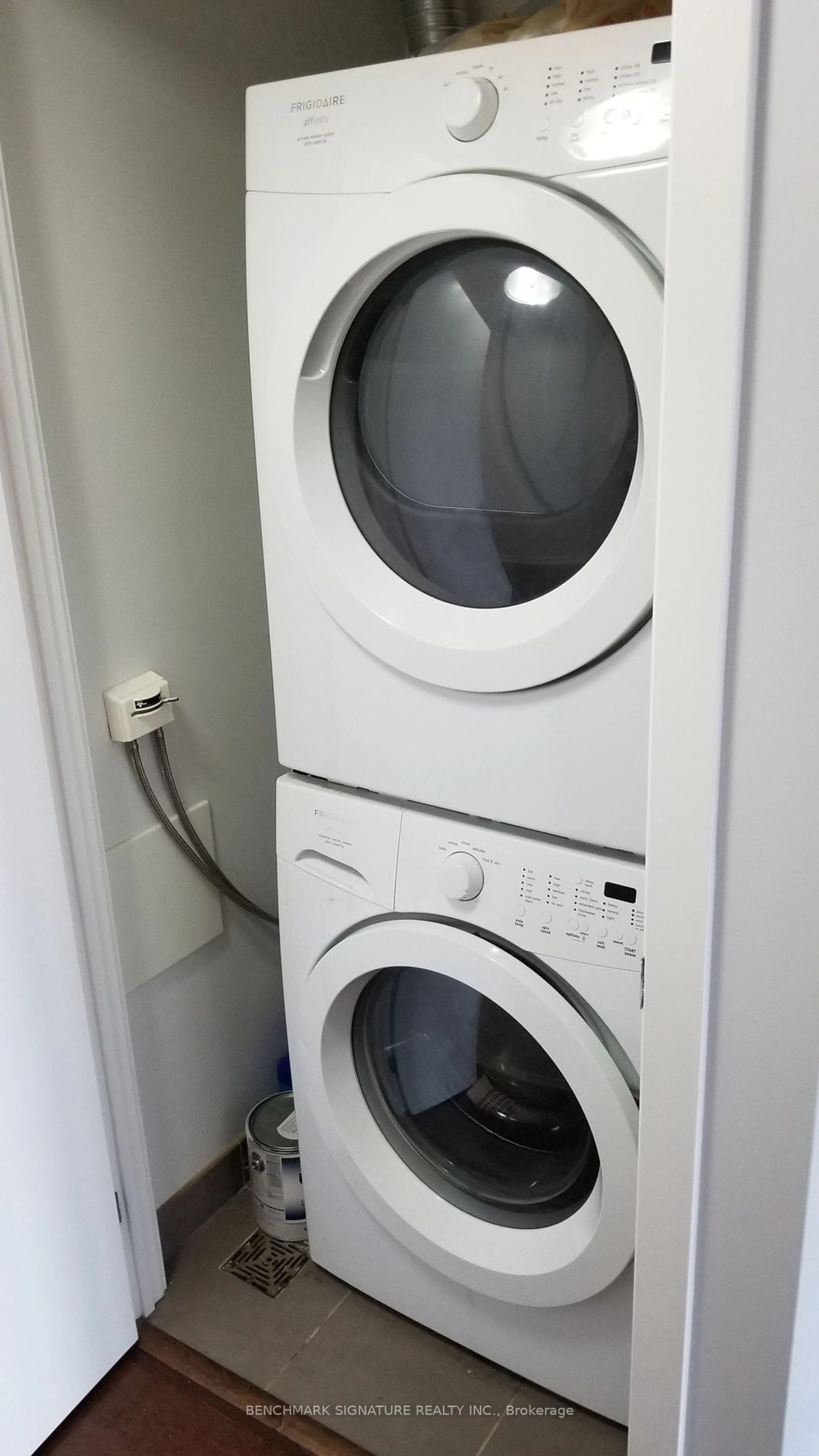 Washer and dryer for 21 Widmer St #3503, Toronto Ontario M5V 0B8