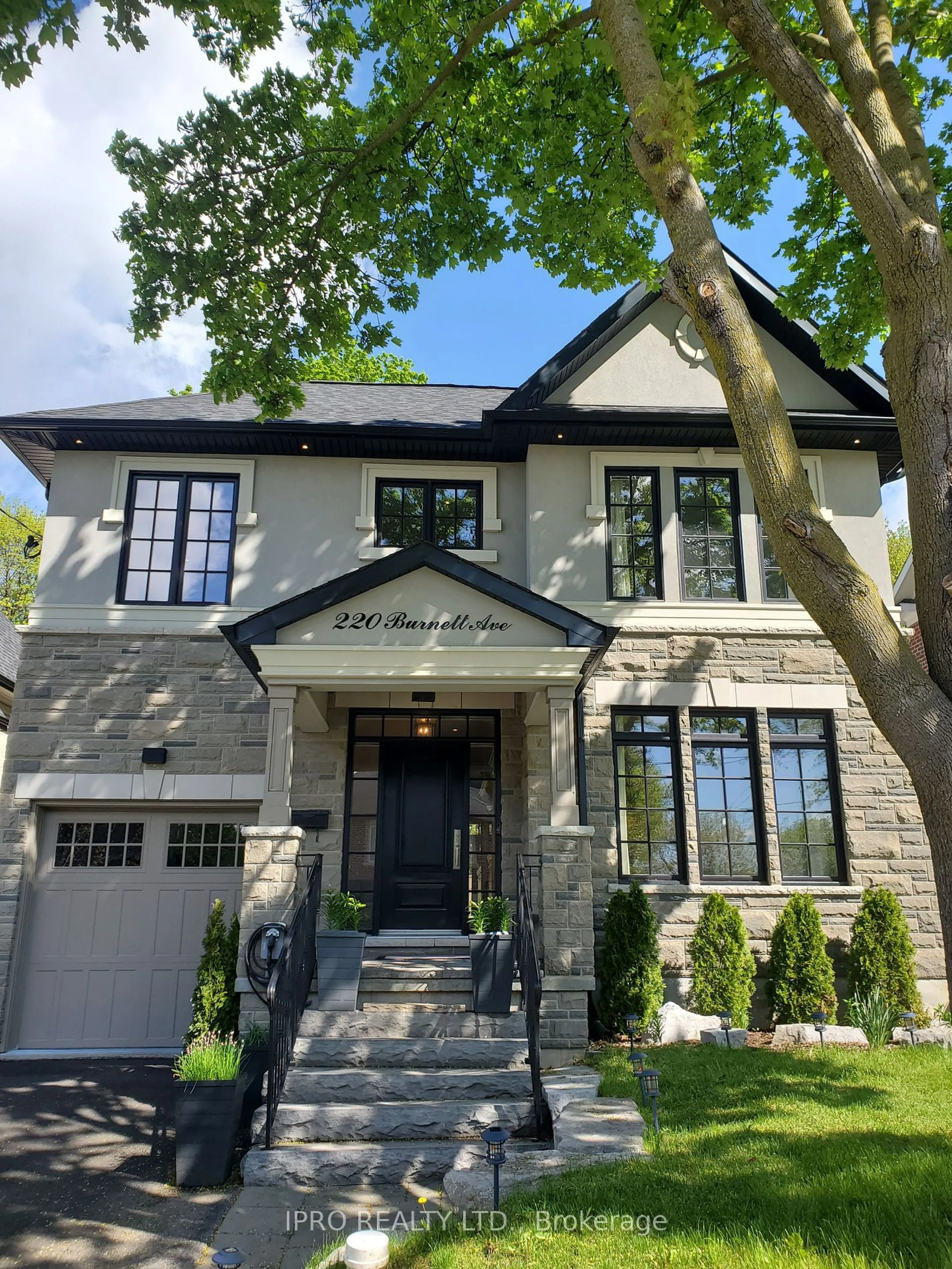 Home with brick exterior material for 220 Burnett Ave, Toronto Ontario M2N 1V8