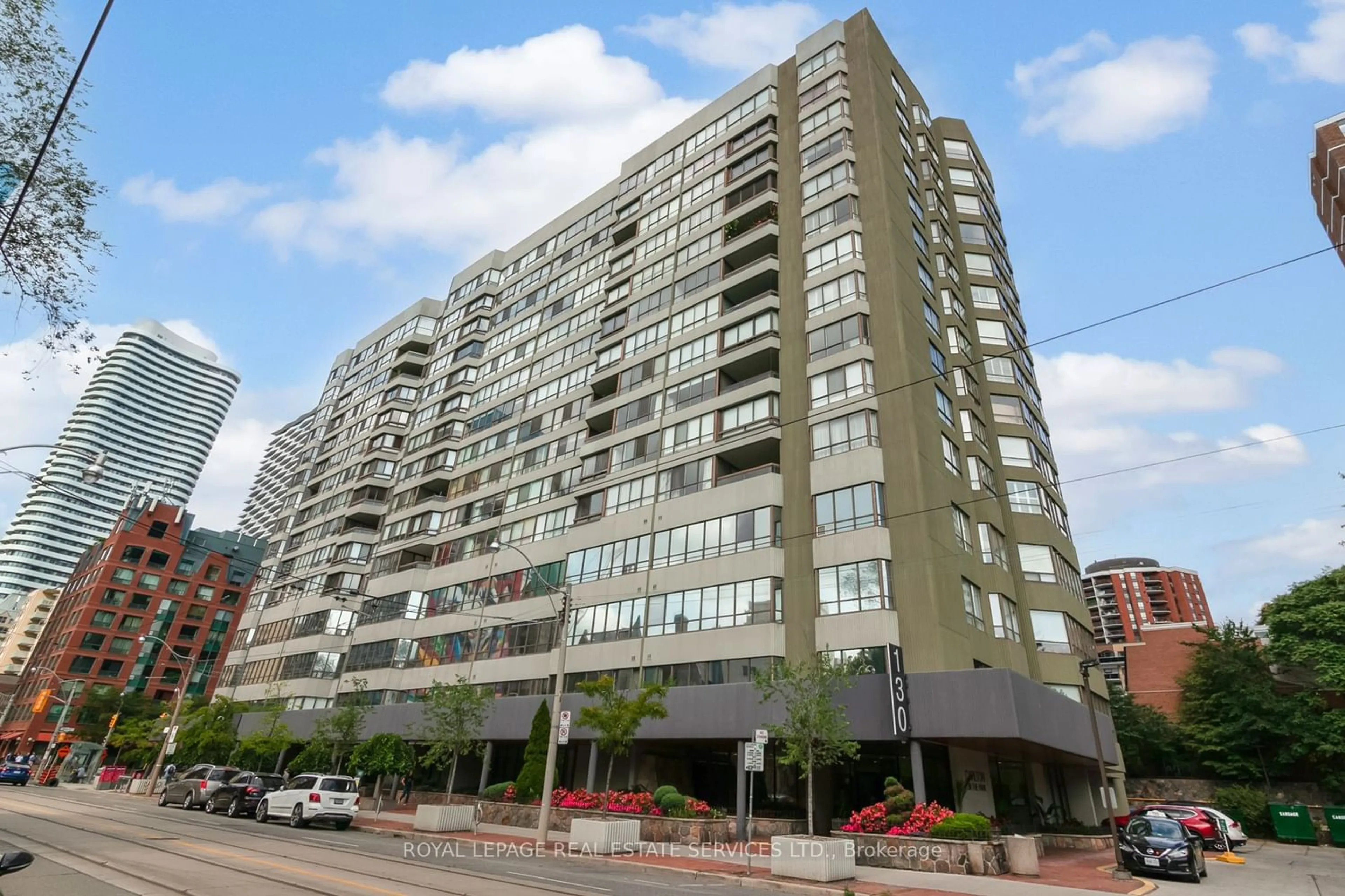 A pic from exterior of the house or condo for 130 Carlton St #603, Toronto Ontario M5A 4K3