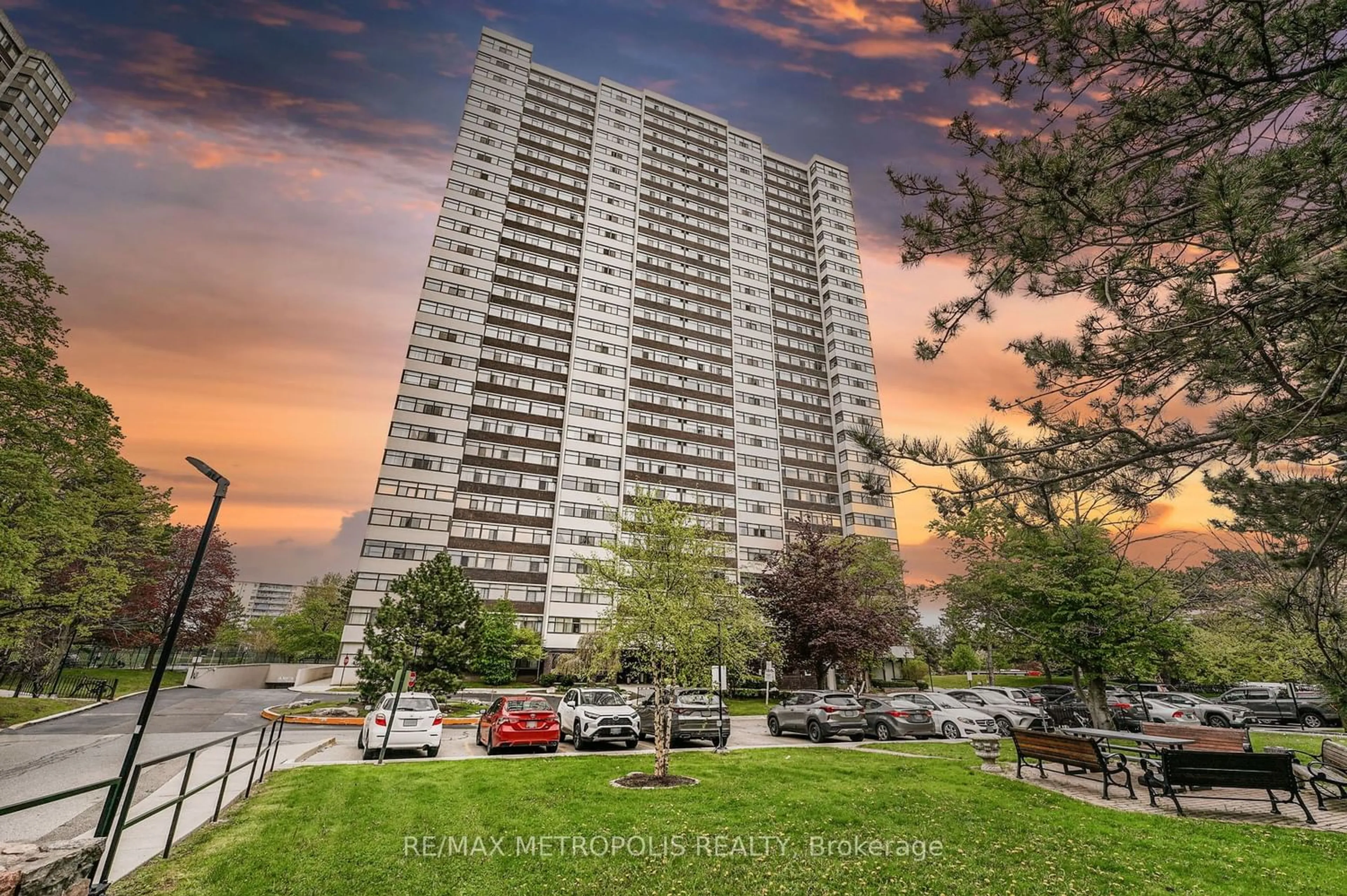 A pic from exterior of the house or condo for 100 Antibes Dr #2501, Toronto Ontario M2R 3N1
