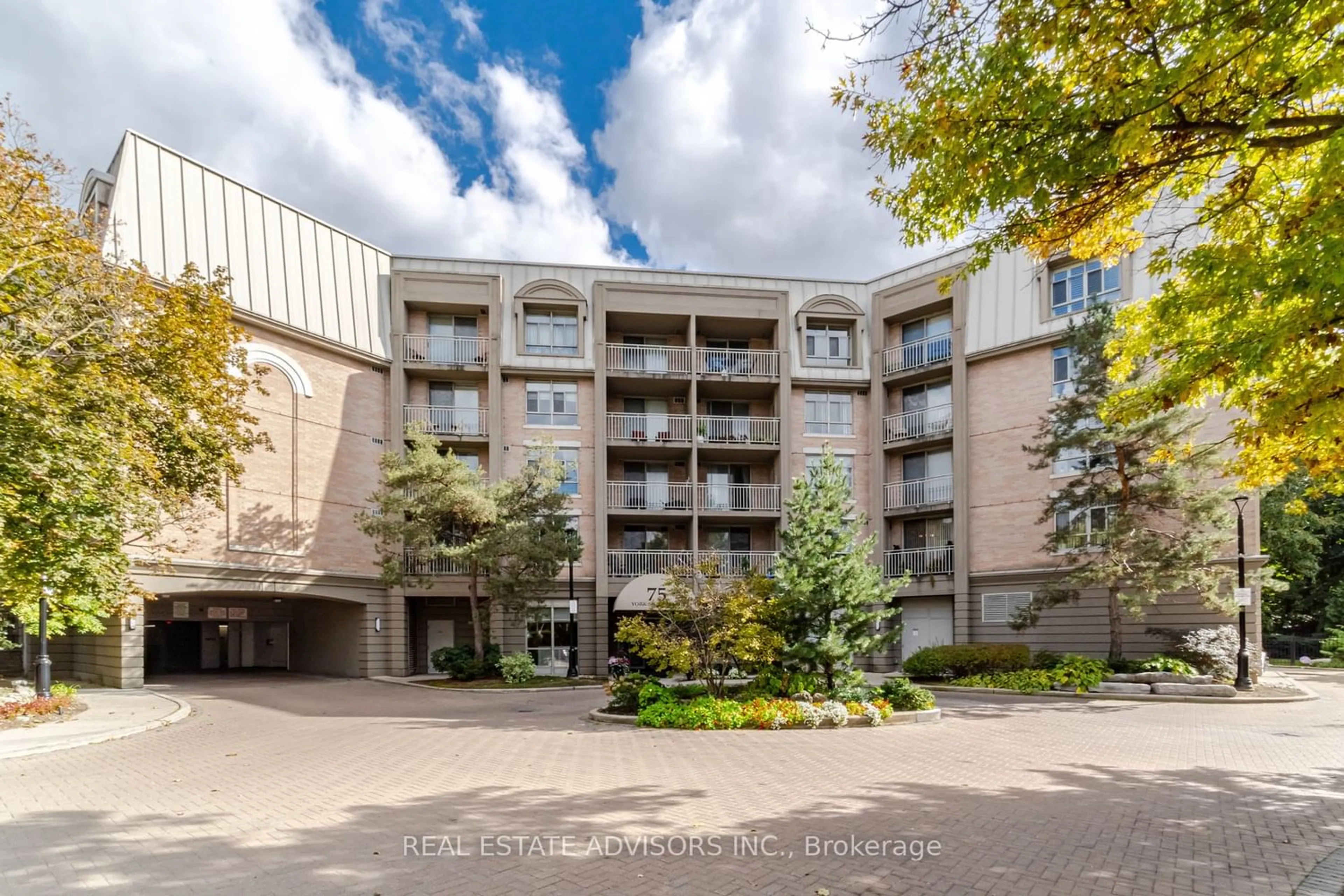 A pic from exterior of the house or condo for 75 York Mills Rd #309, Toronto Ontario M2P 2E7