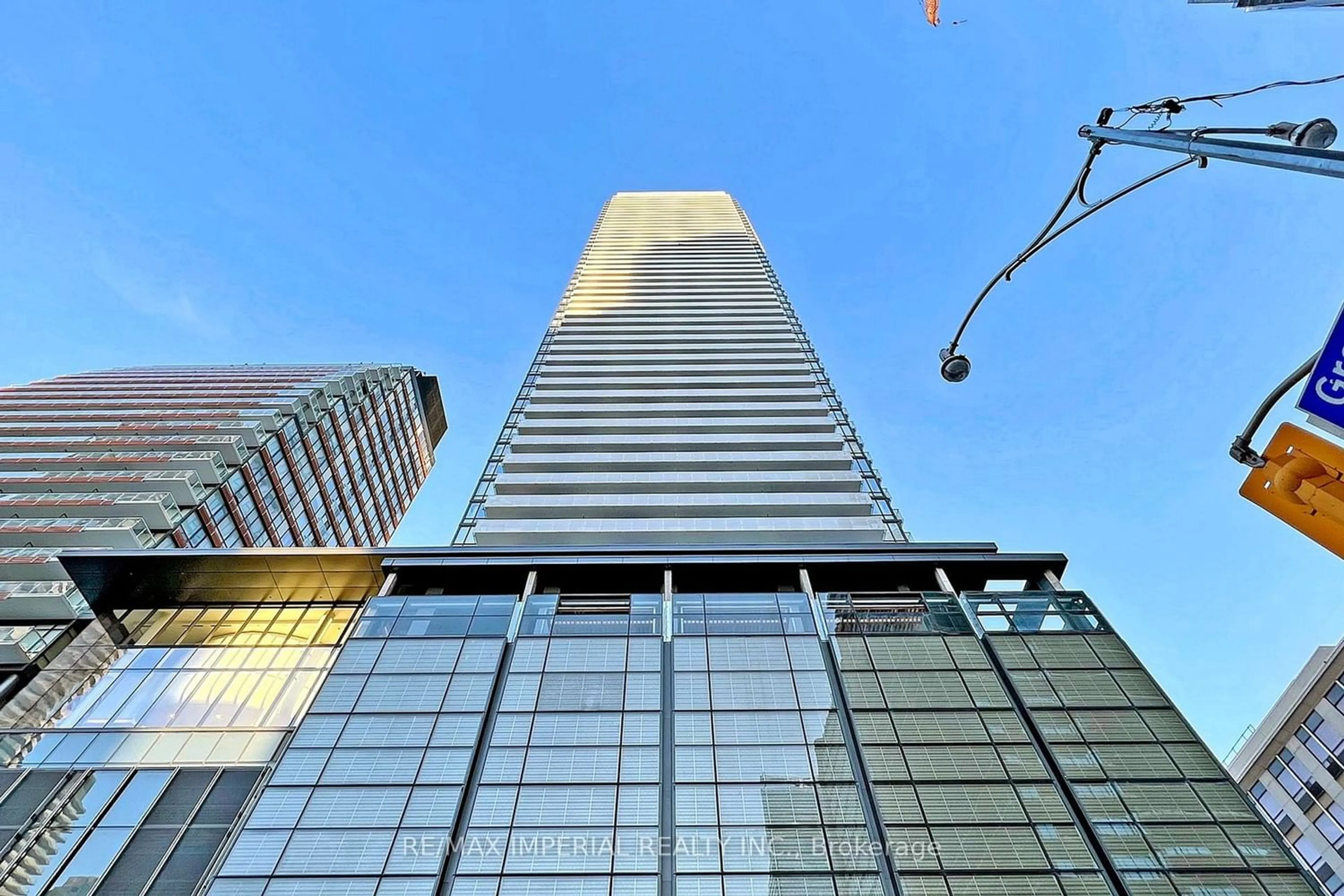 Outside view for 501 Yonge St #2409, Toronto Ontario M4Y 0G8