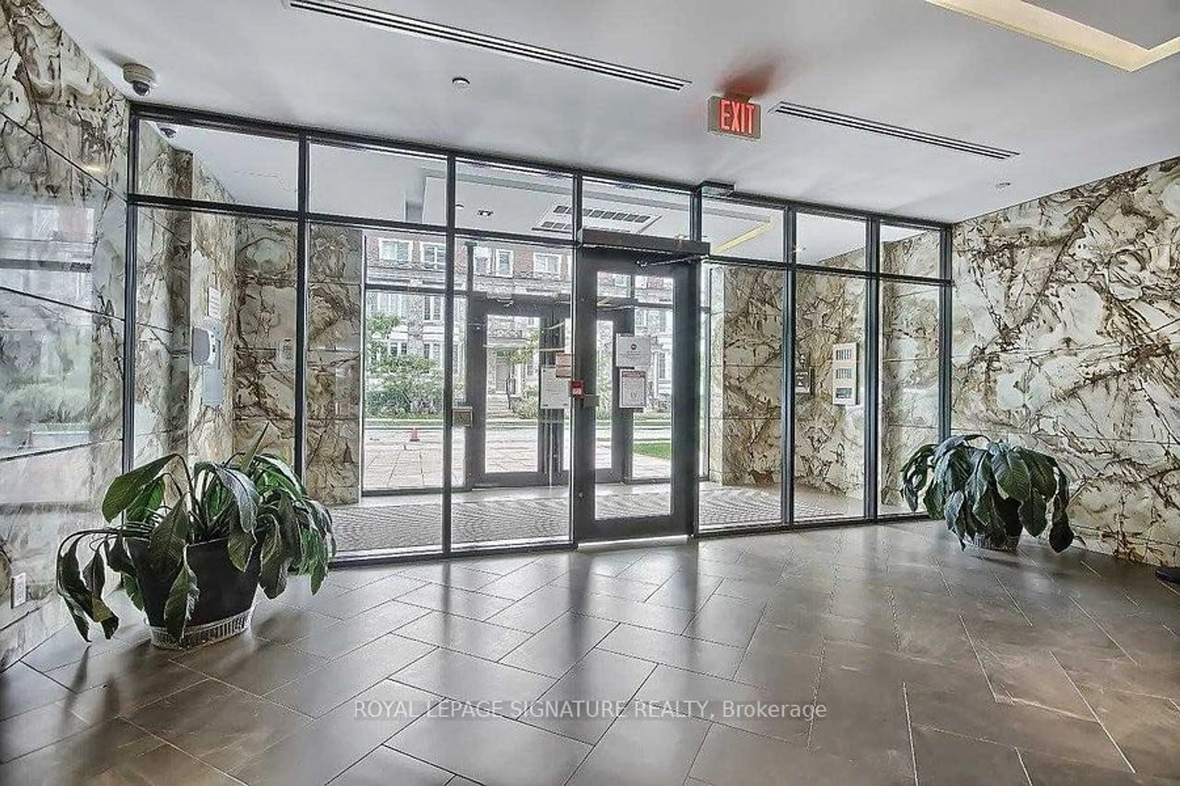 Indoor foyer for 21 Clairtrell Rd #403, Toronto Ontario M2N 5J7