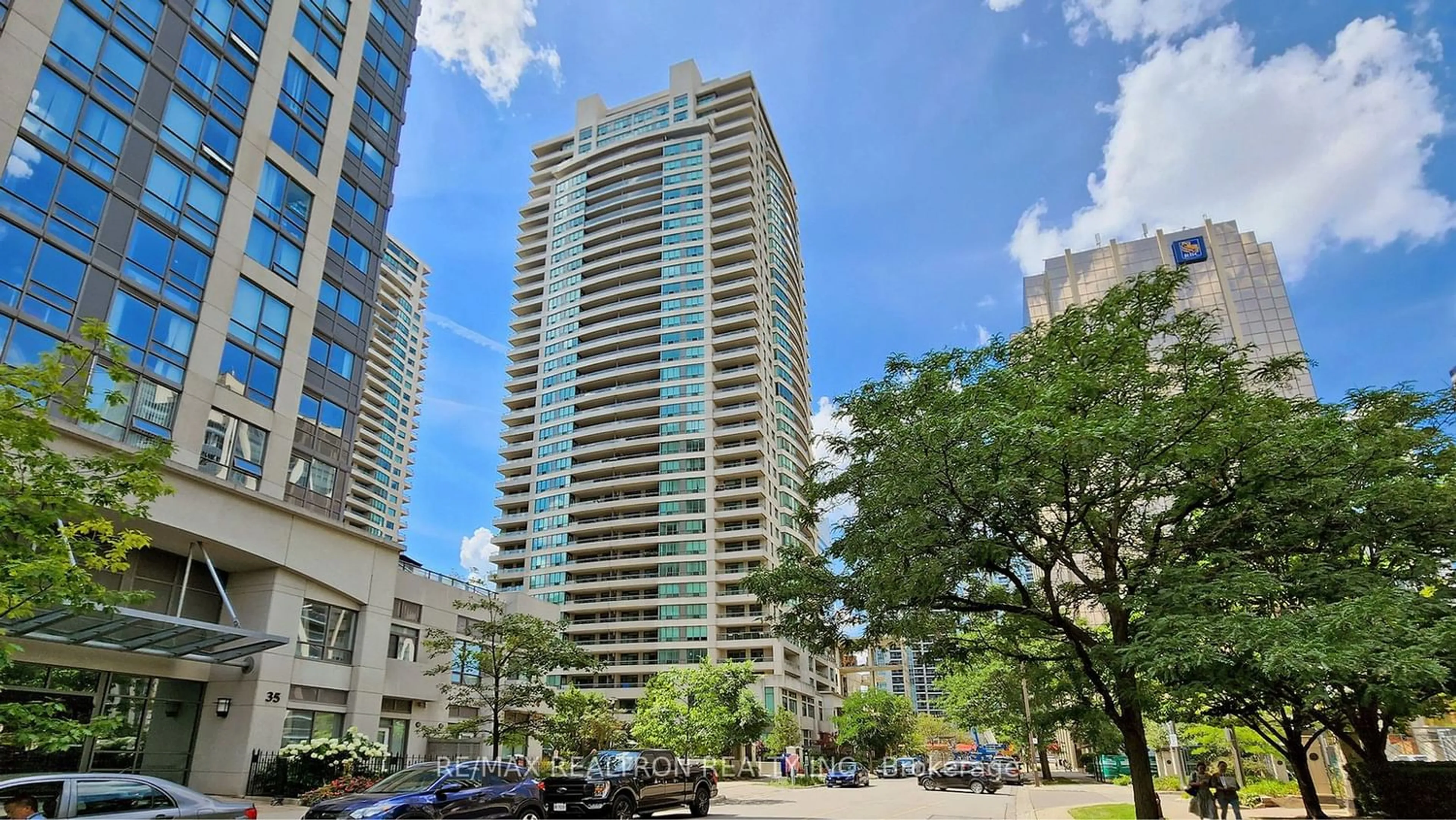 A pic from exterior of the house or condo for 23 Hollywood Ave #2505, Toronto Ontario M2N 7L8