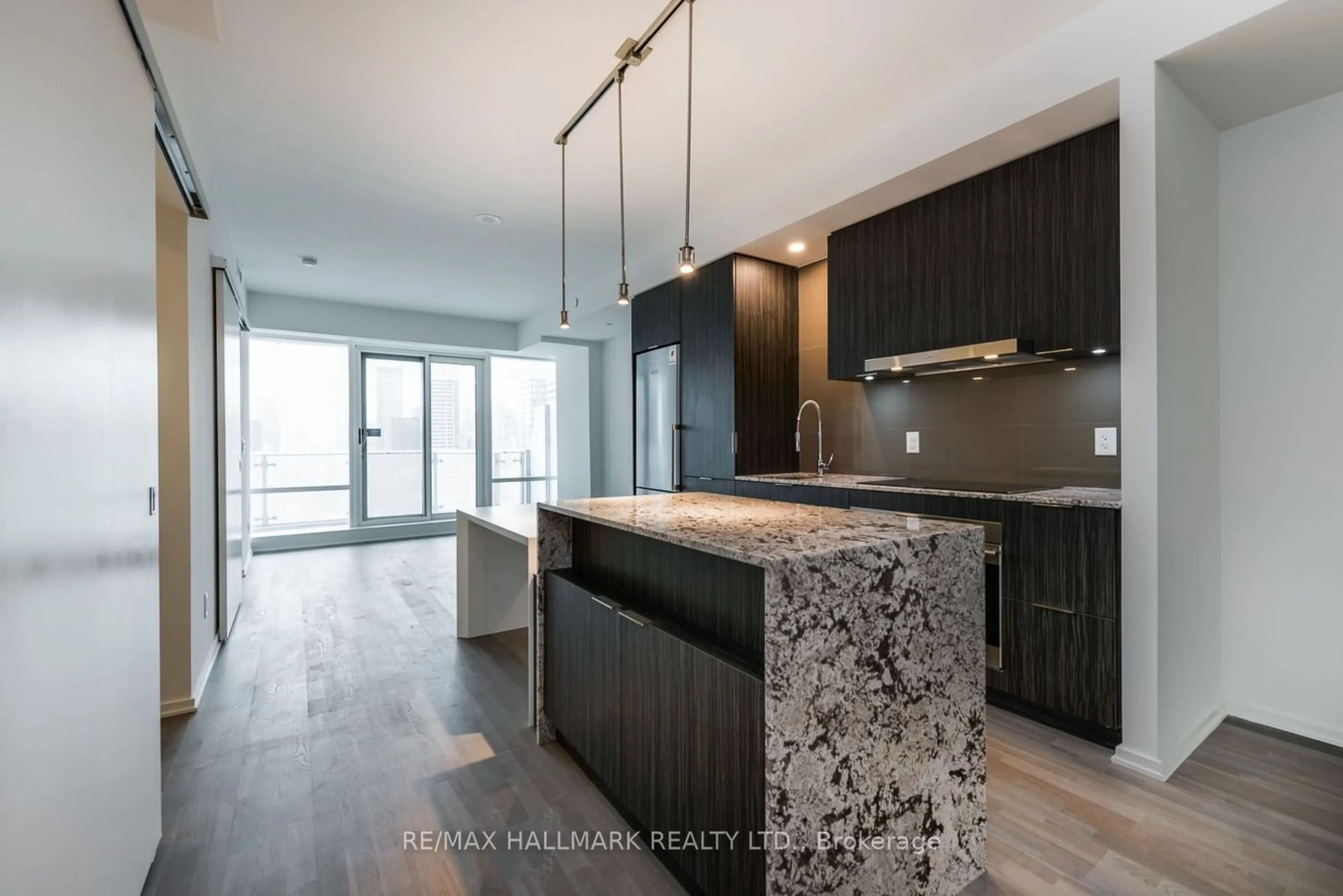 Contemporary kitchen for 1 Bloor St #905, Toronto Ontario M4W 1A9
