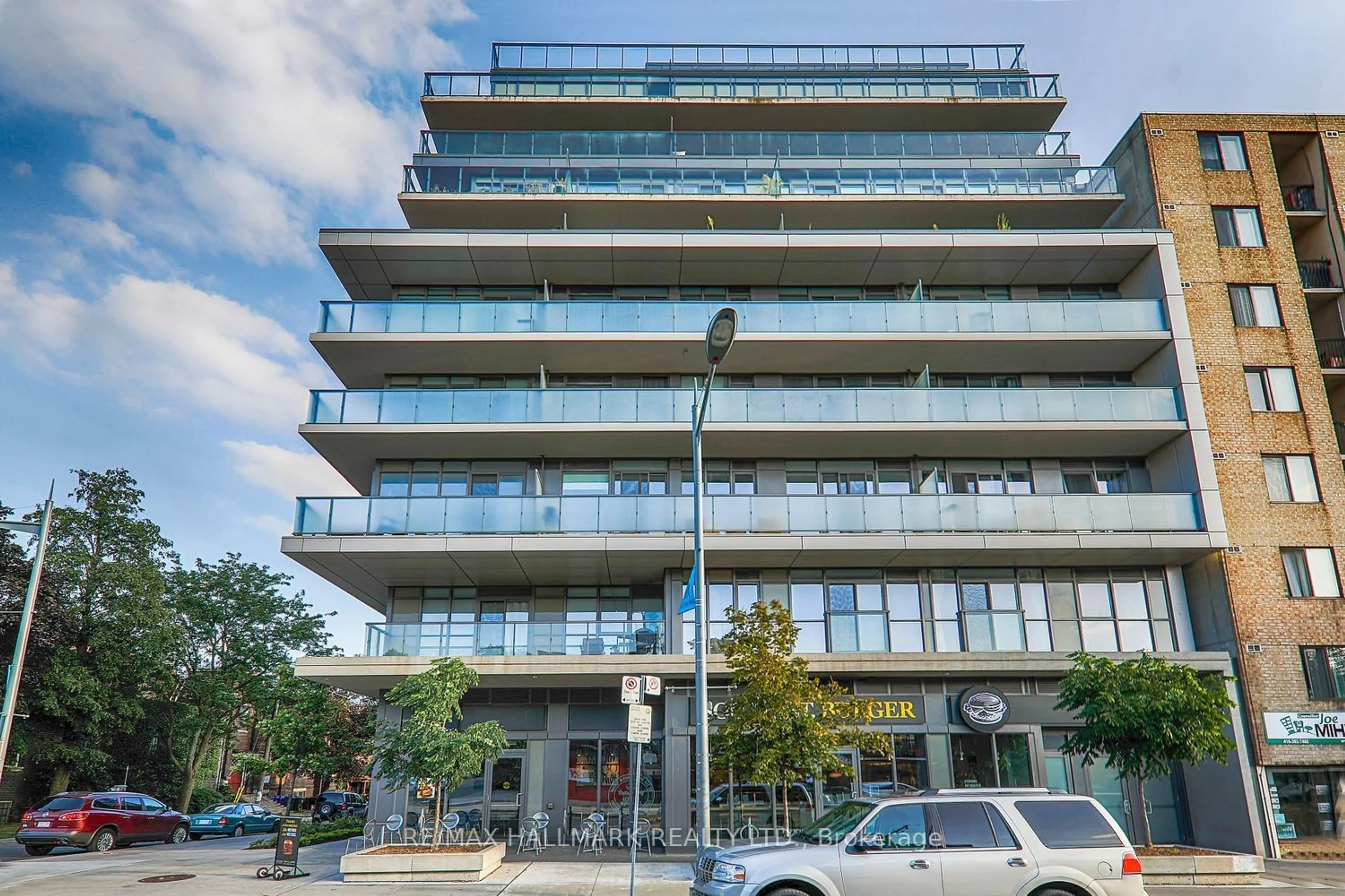 A pic from exterior of the house or condo for 270 Rushton Rd #602, Toronto Ontario M6G 0A5
