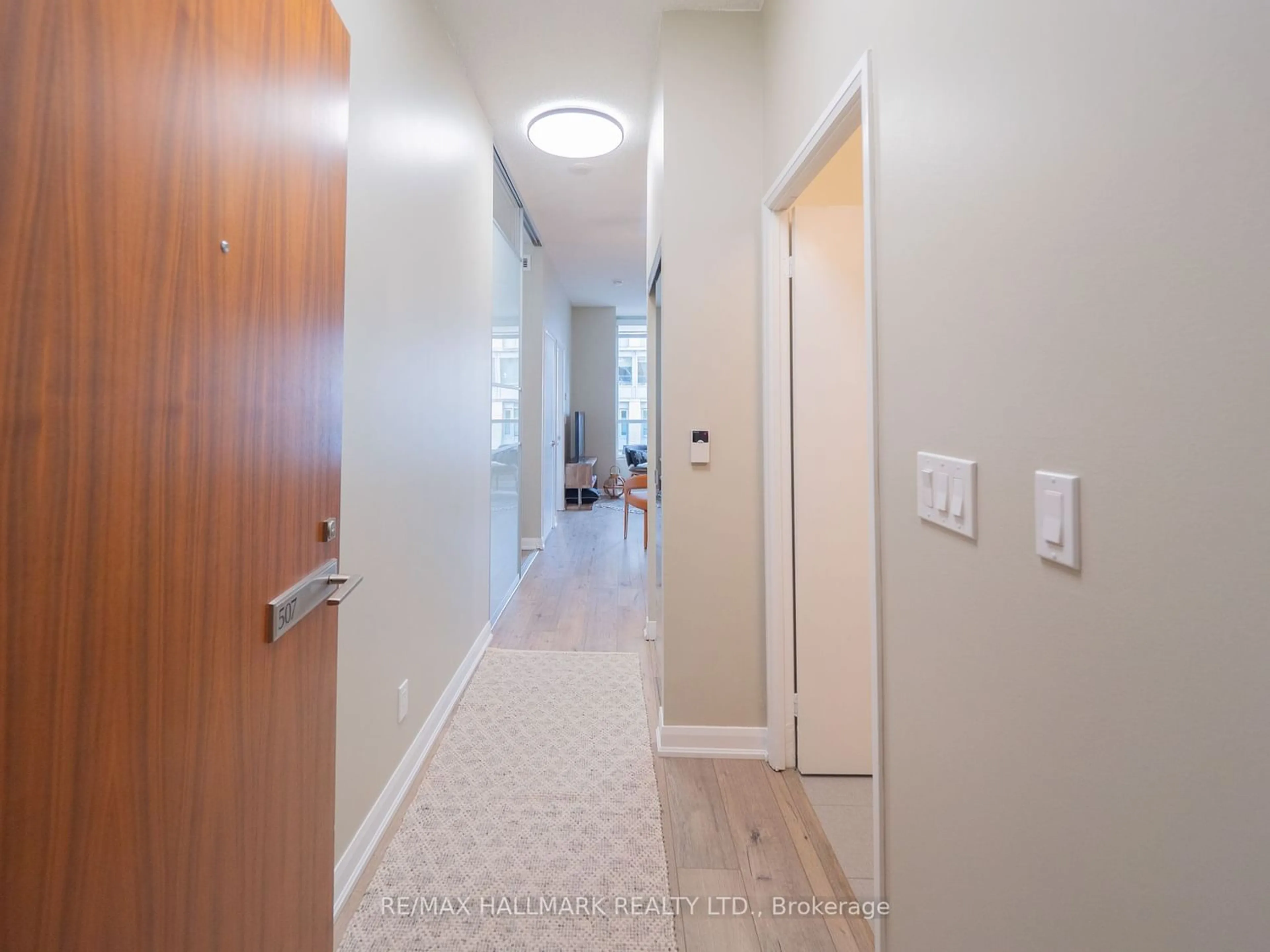 Indoor foyer for 500 Sherbourne St #507, Toronto Ontario M4X 1L1