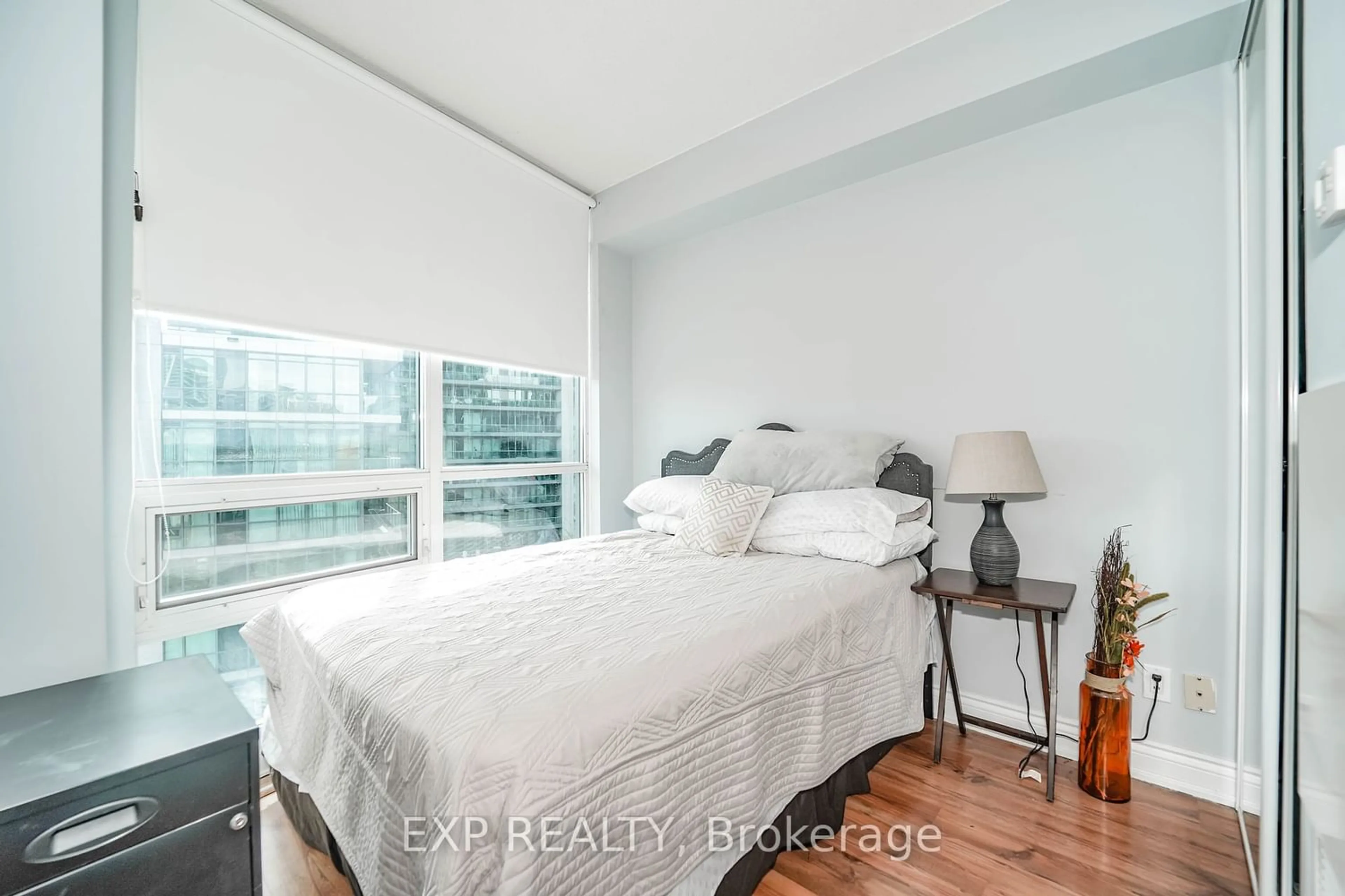 Bedroom for 231 Fort York Blvd #730, Toronto Ontario M5V 1B2