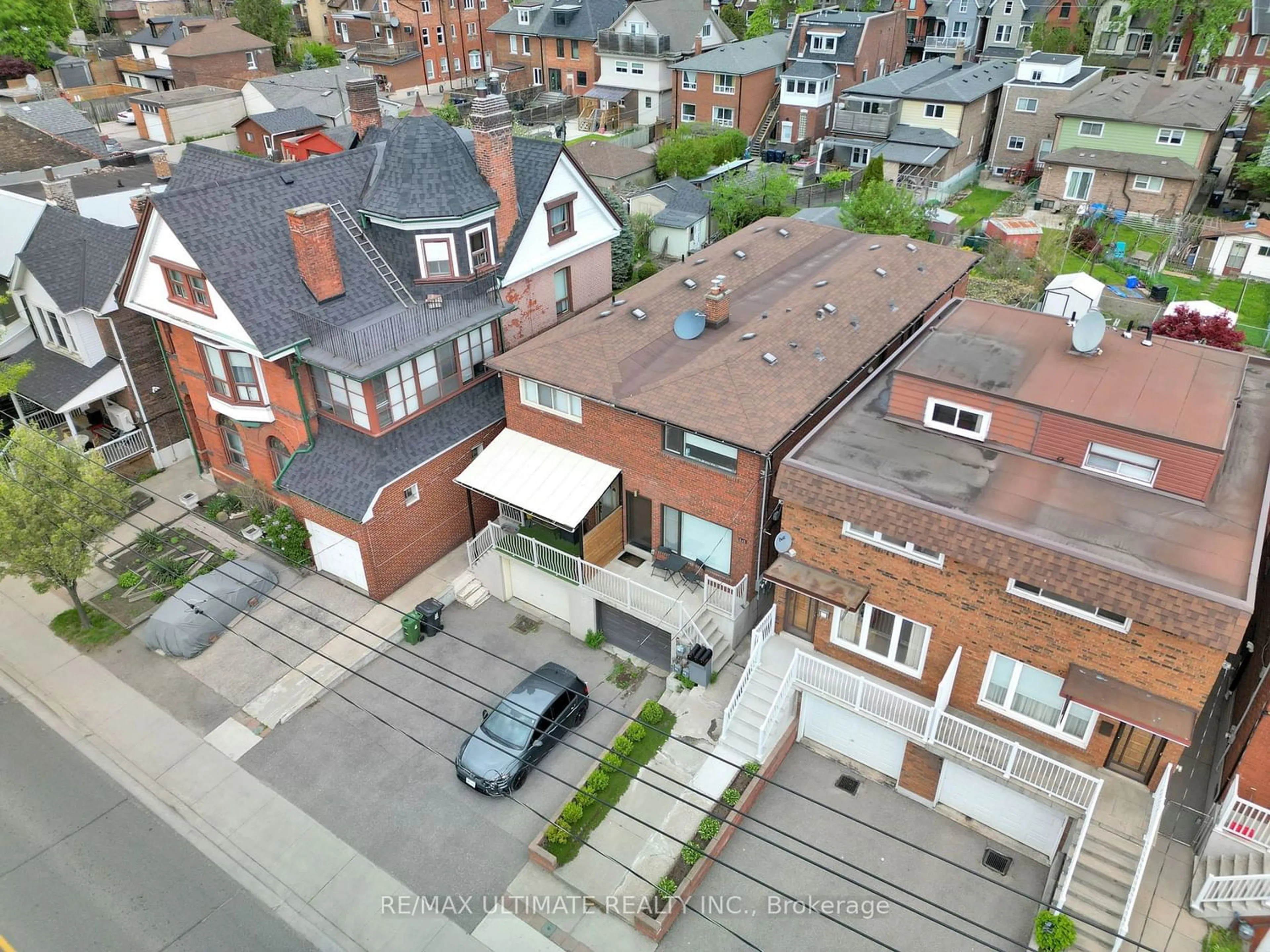 A pic from exterior of the house or condo for 347 Lansdowne Ave, Toronto Ontario M6H 3Y2