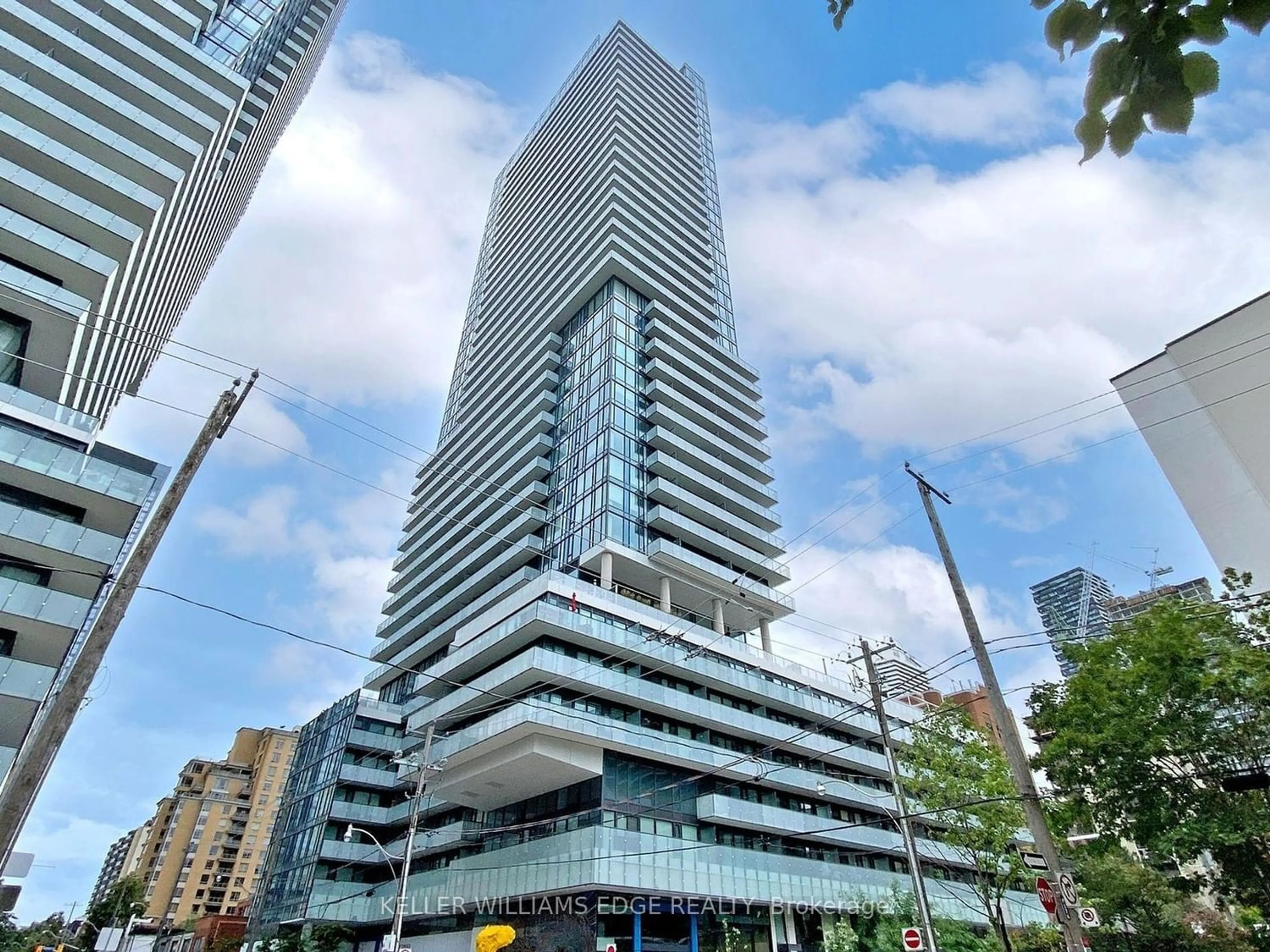 A pic from exterior of the house or condo for 161 Roehampton Ave #3806, Toronto Ontario M4P 1P9