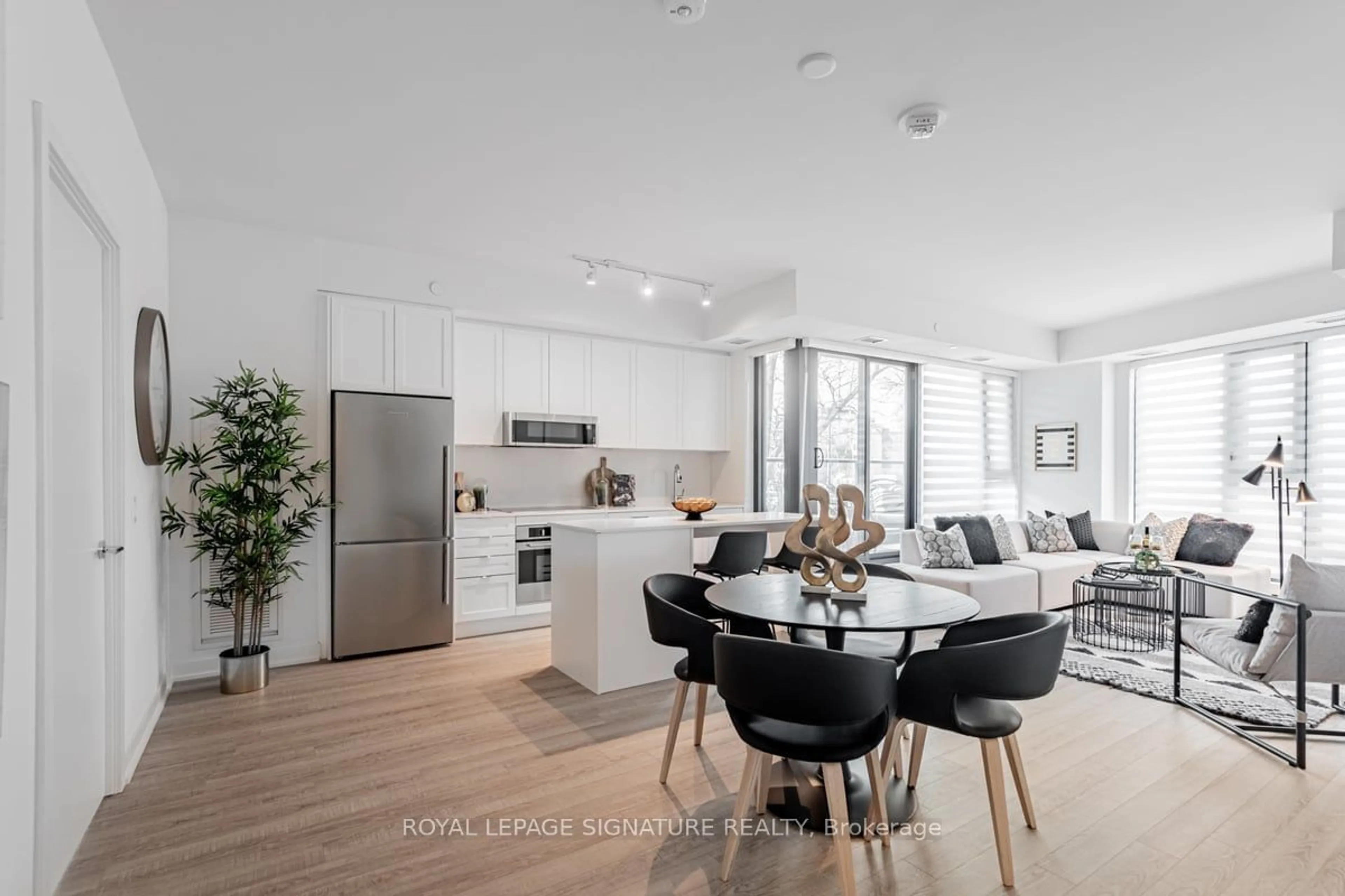 Contemporary kitchen for 250 Lawrence Ave #215, Toronto Ontario M5M 1B2