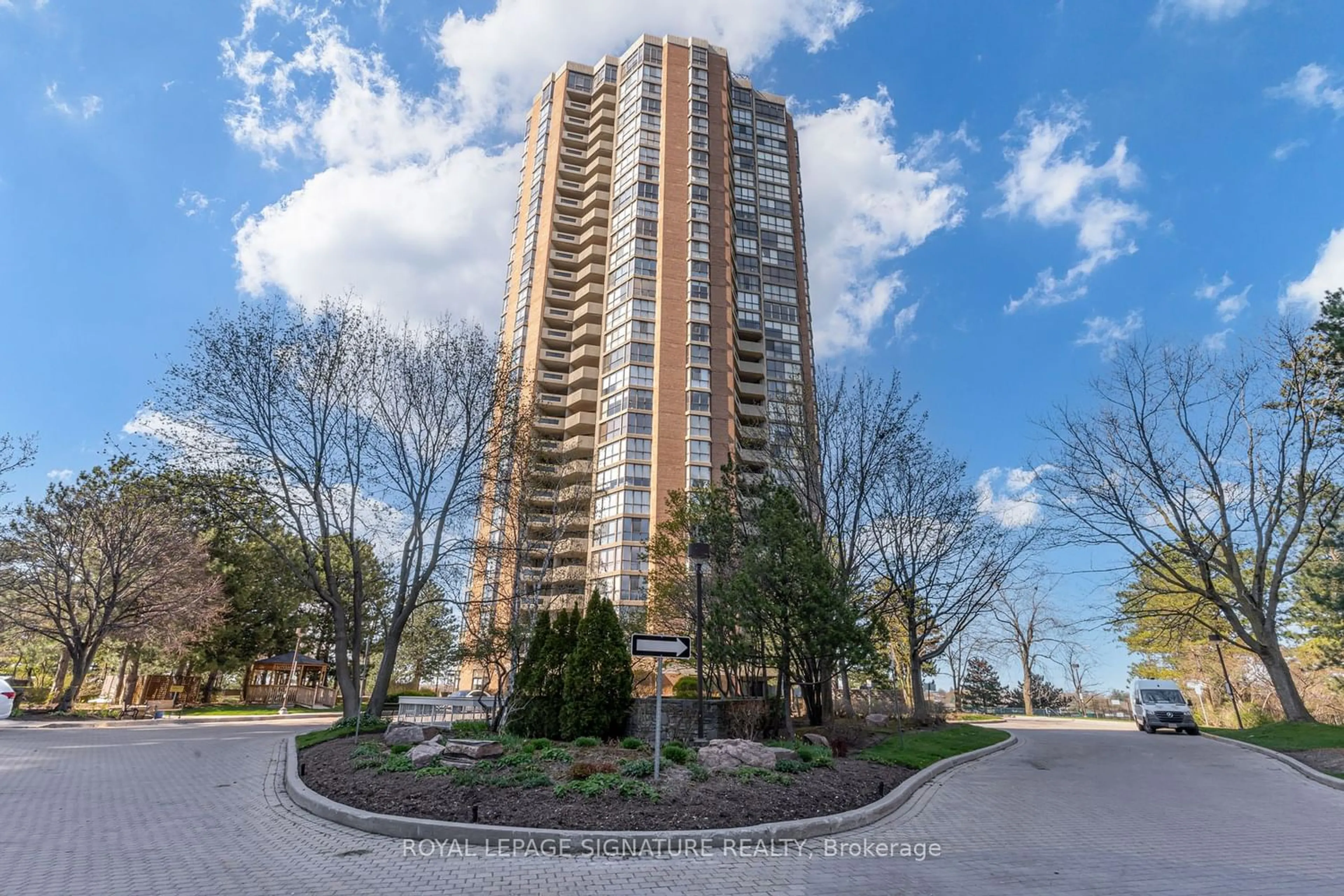 A pic from exterior of the house or condo for 85 Skymark Dr #2504, Toronto Ontario M2H 3P2