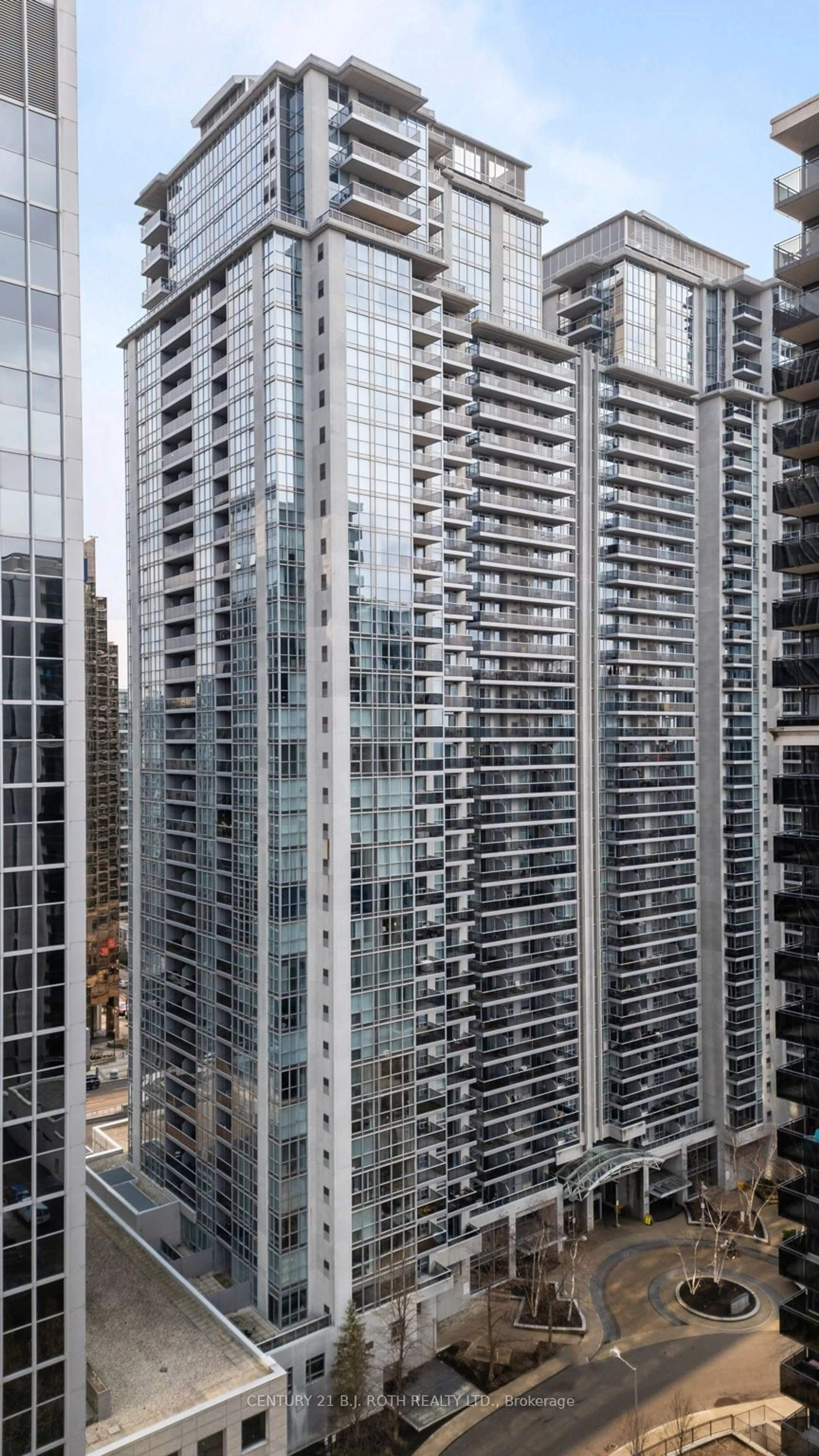 A pic from exterior of the house or condo for 4978 Yonge St #711, Toronto Ontario M2N 7G8