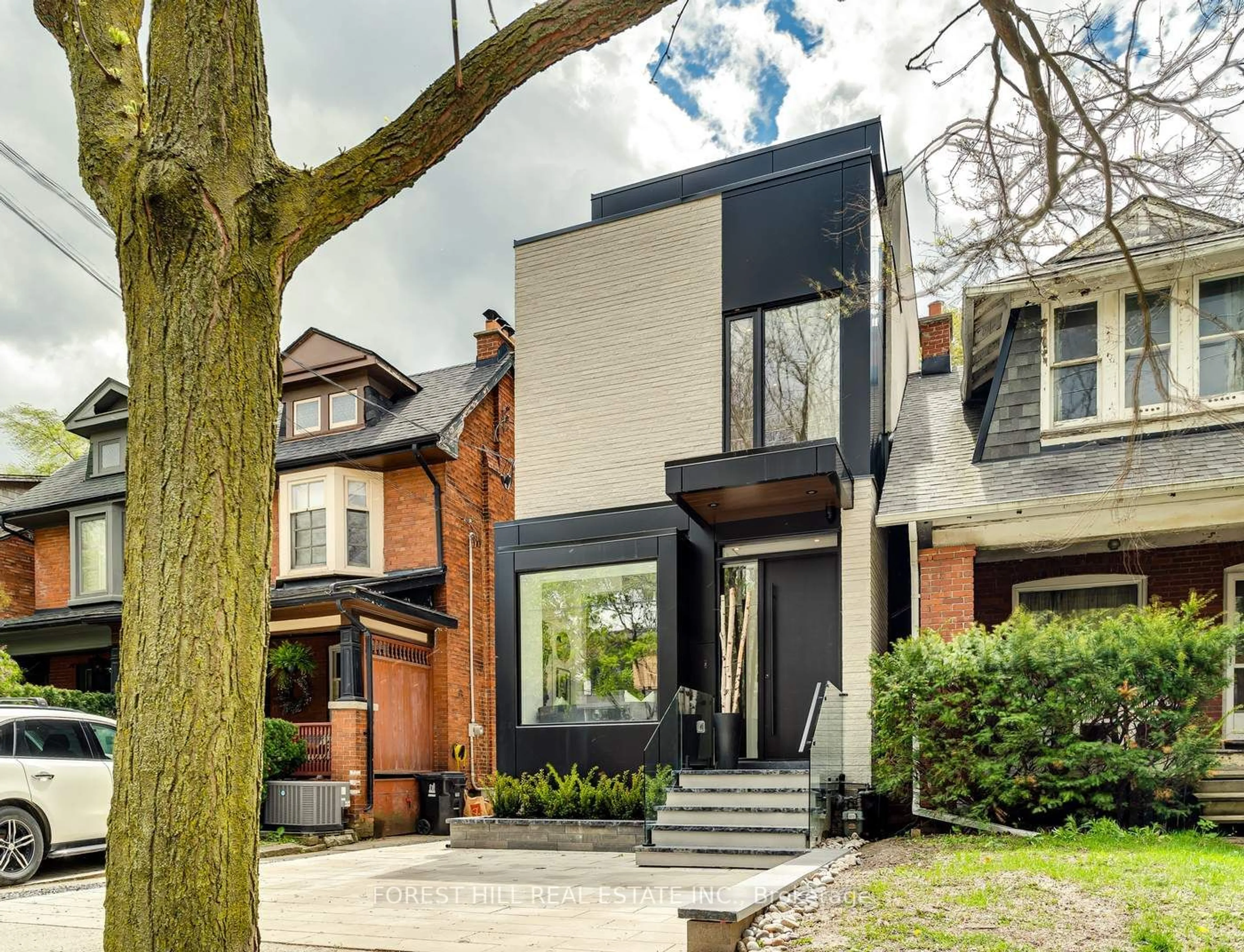 Home with brick exterior material for 127 Sherwood Ave, Toronto Ontario M4P 2A6