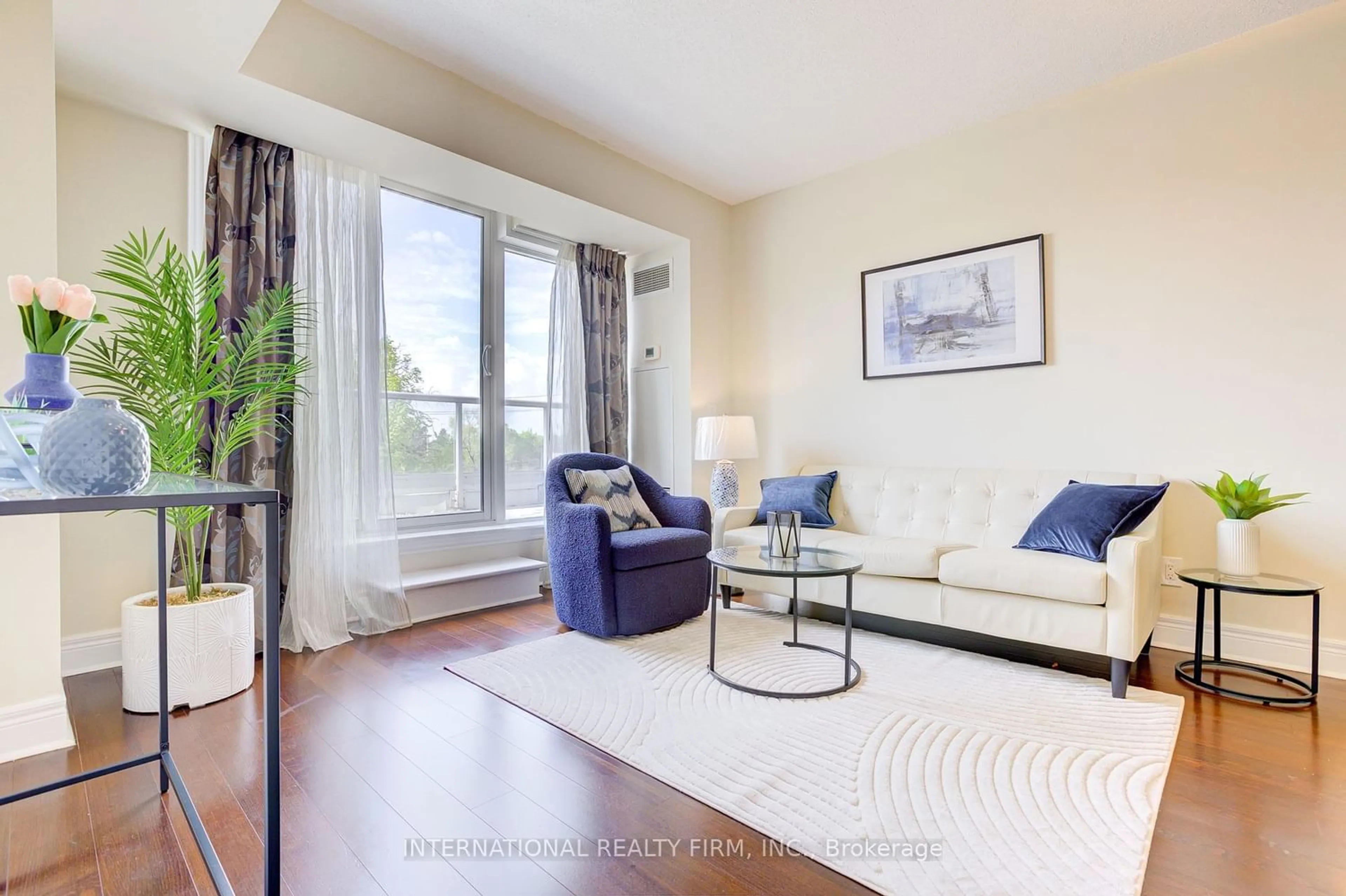Living room for 701 Sheppard Ave #324, Toronto Ontario M3H 2S7