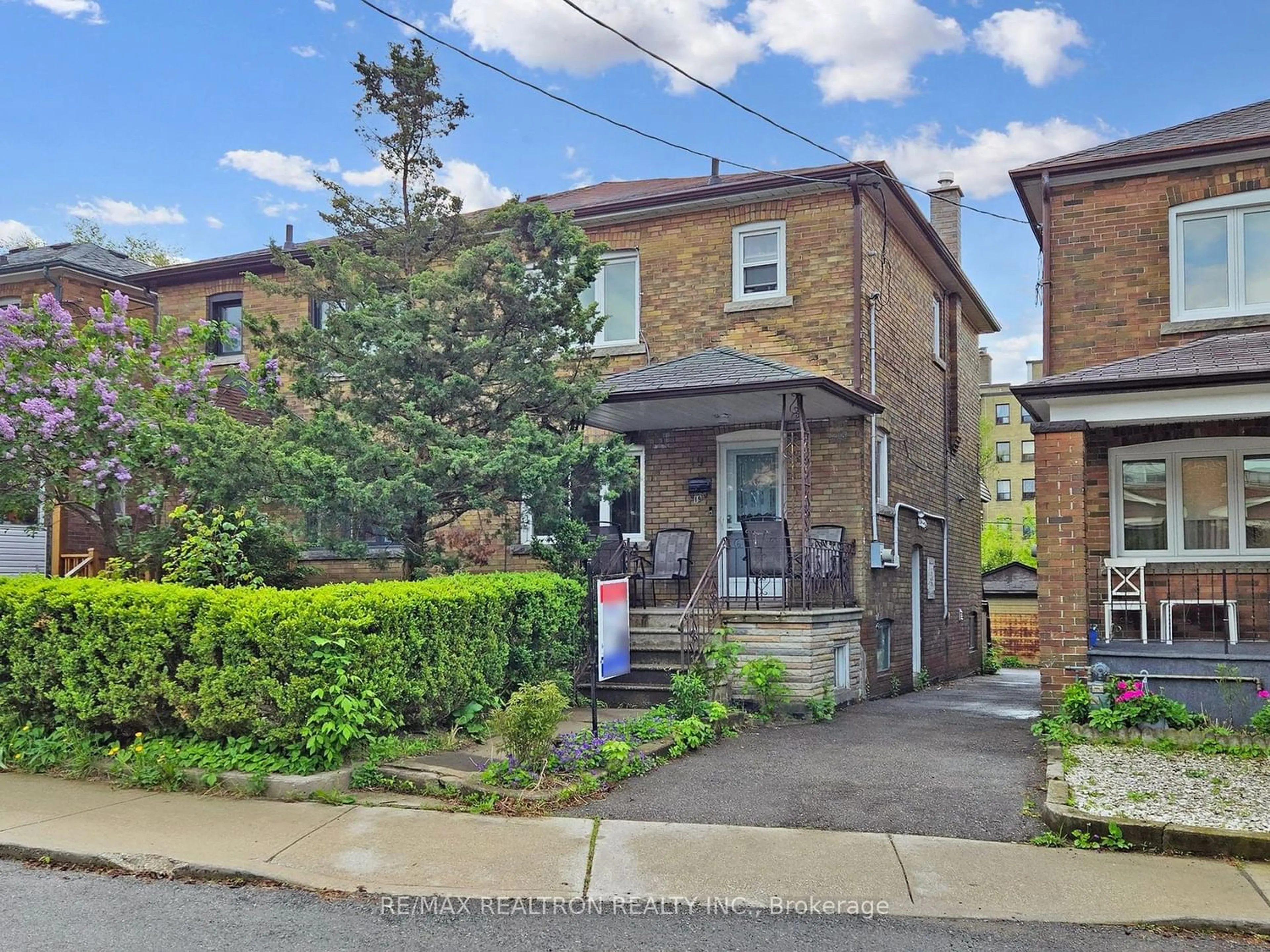 A pic from exterior of the house or condo for 19 Moir Ave, Toronto Ontario M6C 1N6